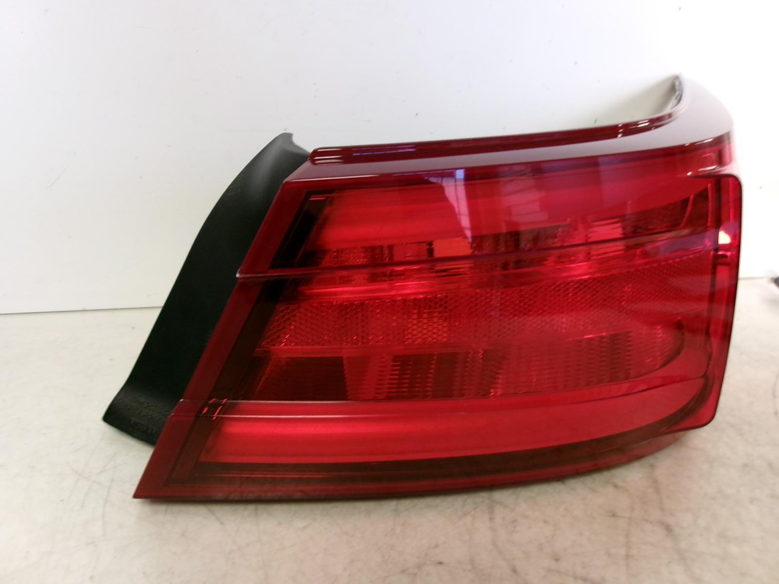 2016 2017 2018 Nissan Maxima Passenger Rh Outer Quarter Panel Tail Light OEM