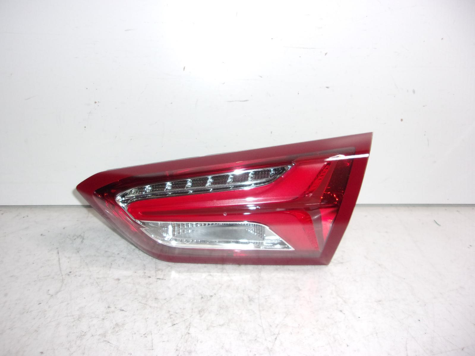 2019 2020 Chevrolet Malibu Passenger Rh Inner Lid Mounted Tail Light OEM