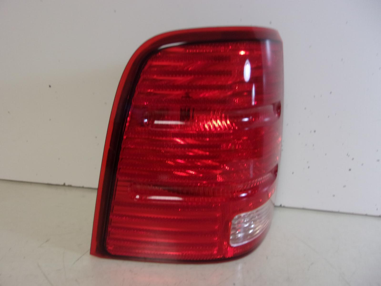 2002 2003 2004 2005 Ford Explorer Driver LH Tail Light OEM - 0