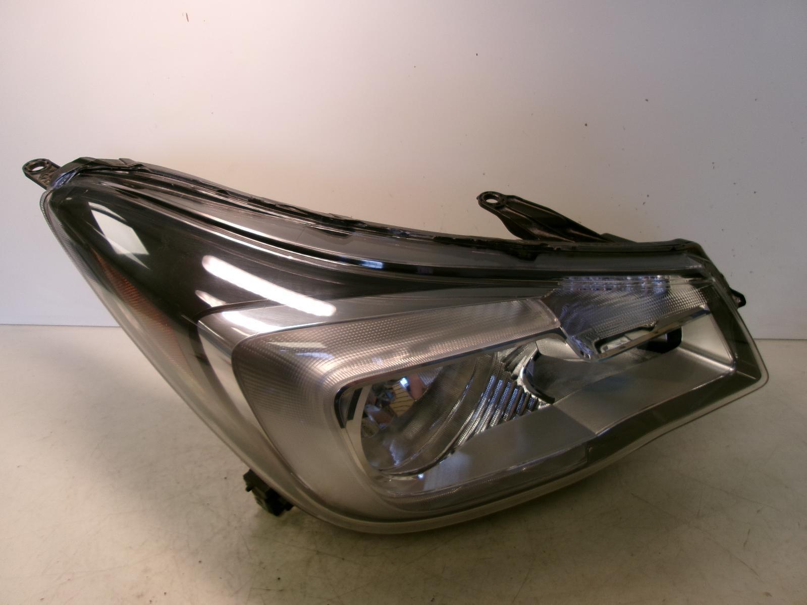 2017 2018 Subaru Forester Passenger Rh Halogen Headlight OEM - 0