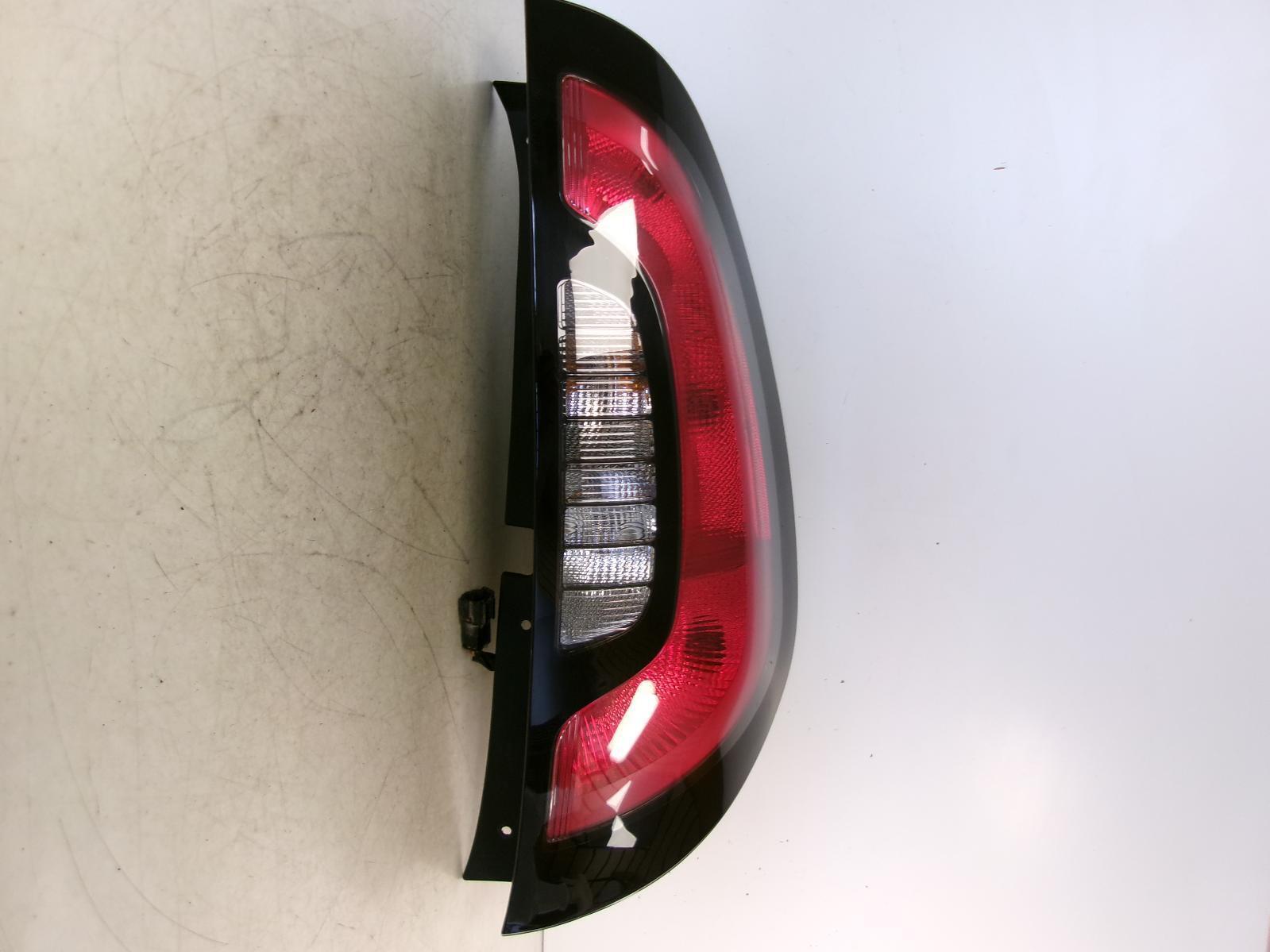 2015 2016 2017 2018 2019 Kia Soul Passenger RH Outer Incandescent Tail Light OEM