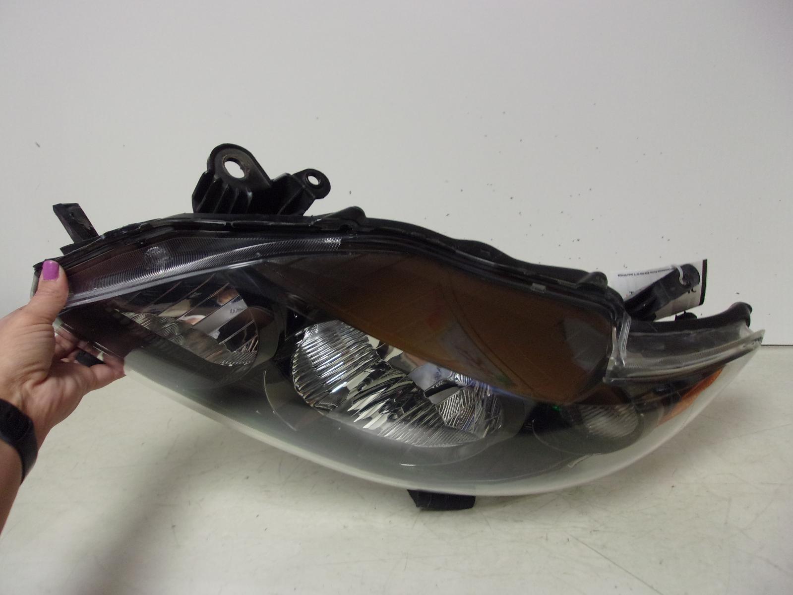 2009 2010 Toyota Corolla Driver Lh Halogen Black Trim Headlight OEM