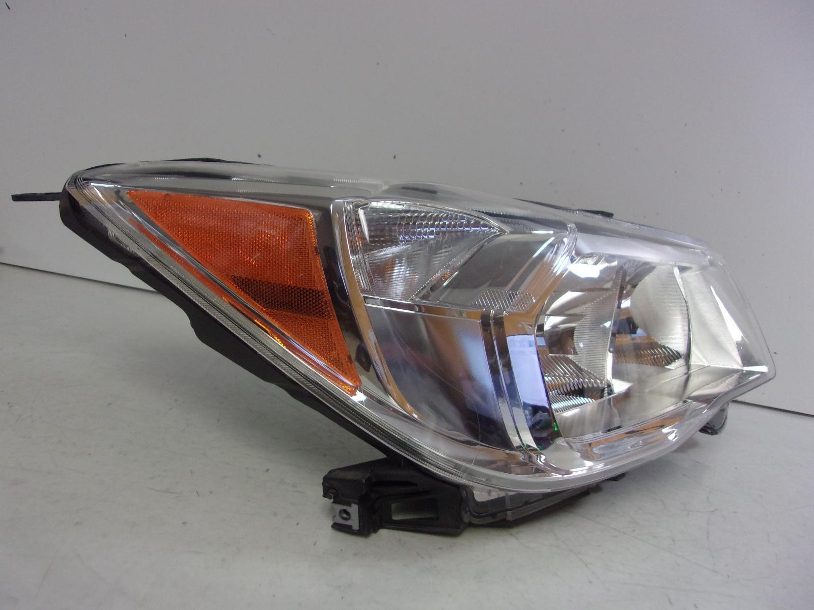 2014 2015 2016 Subaru Forester Passenger Rh Halogen Headlight OEM - 0