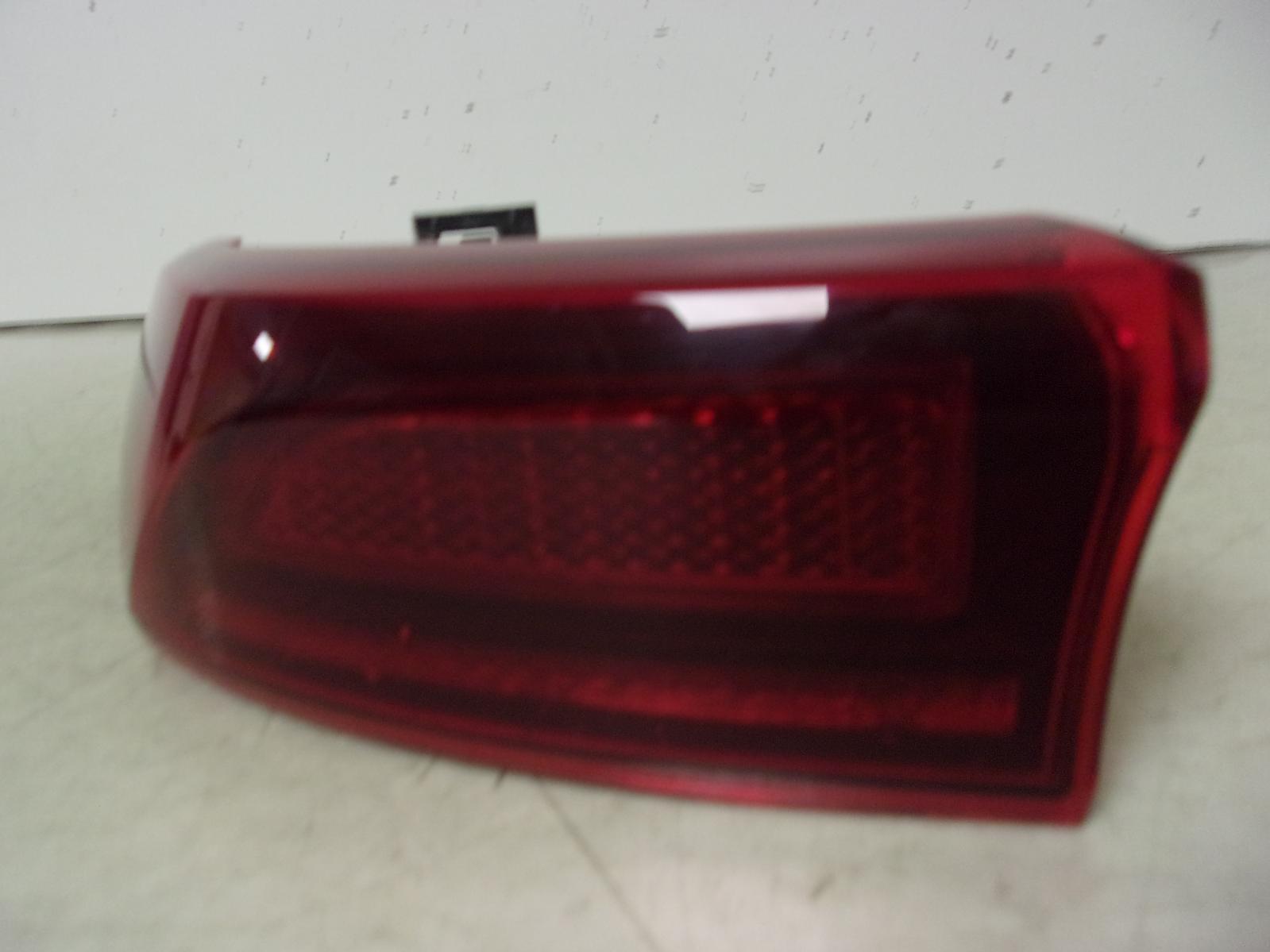 2022 2023 2024 Kia Carnival Driver LH Quarter Panel Incandescent Tail Light OEM