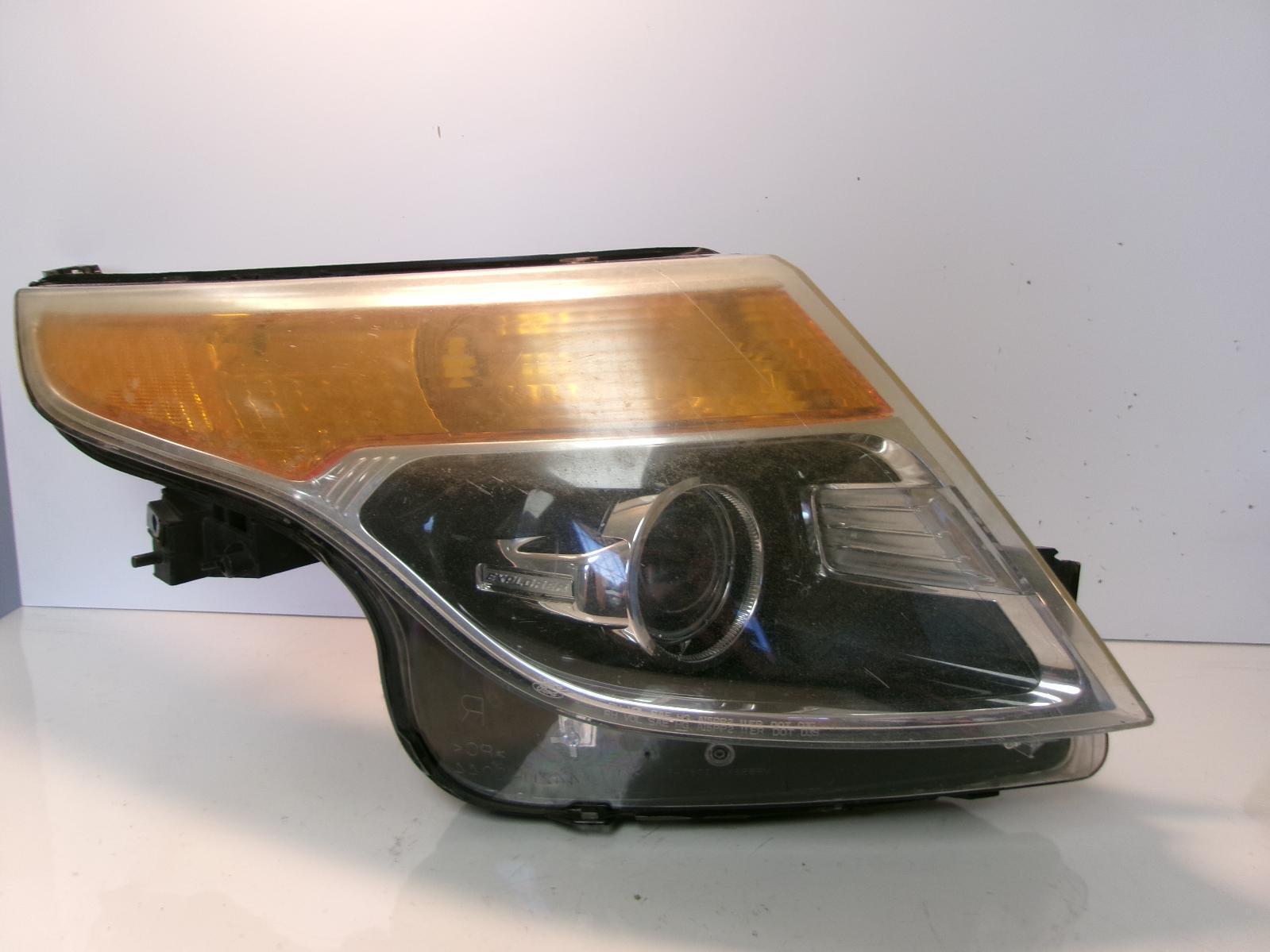 2013 2014 2015 Ford Explorer Passenger RH Halogen Headlight OEM