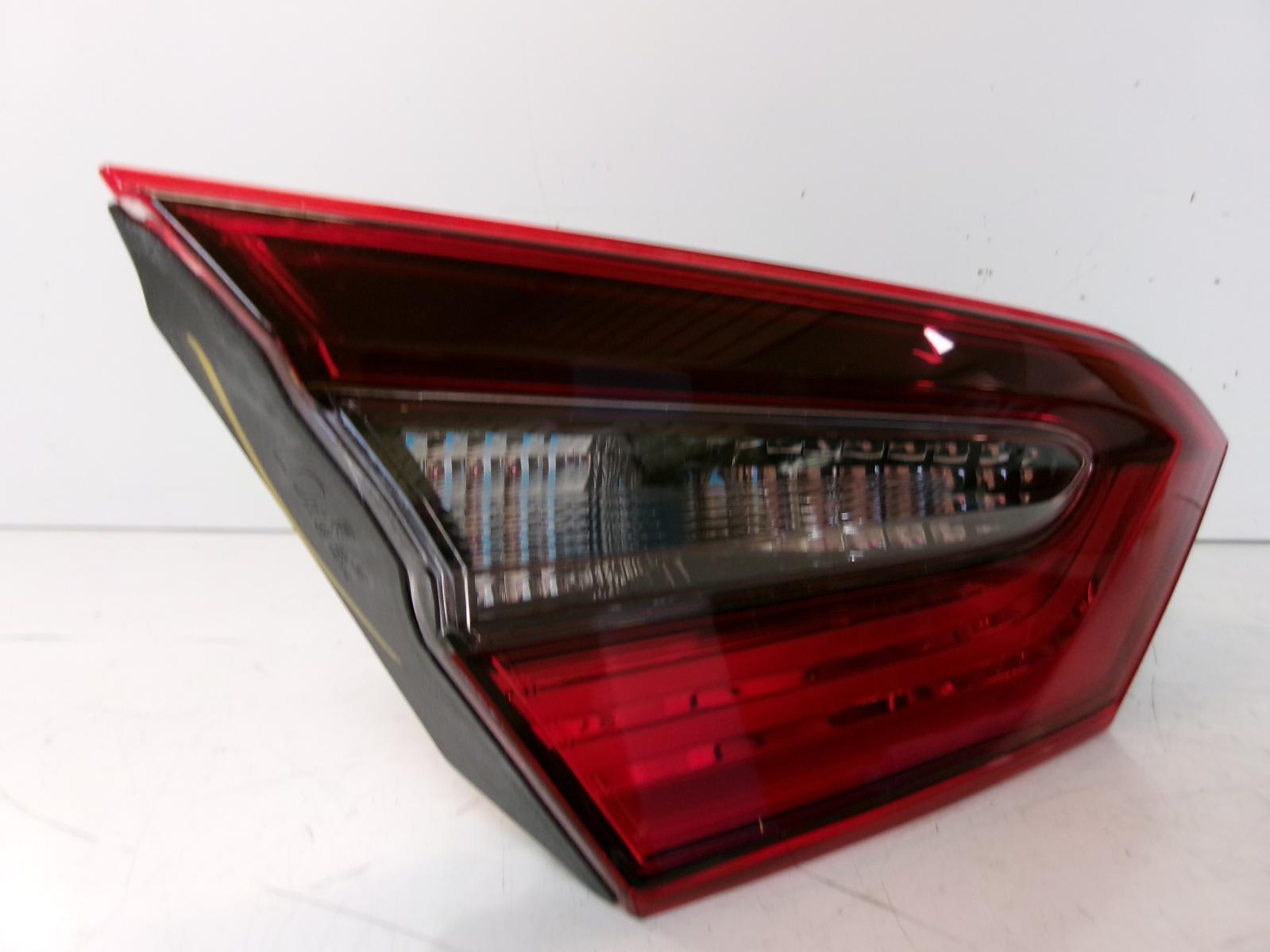 2015 2016 2017 Toyota Camry Driver Lh Incandescent Inner Lid Tail Light OEM