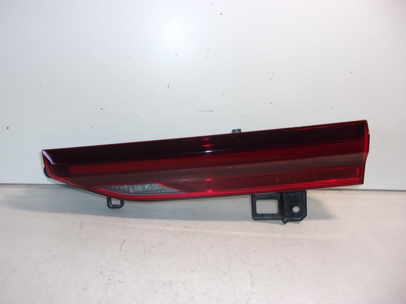 2020 2021 Bmw X6 Rh Passenger Inner Lid Mounted Tail Light OEM