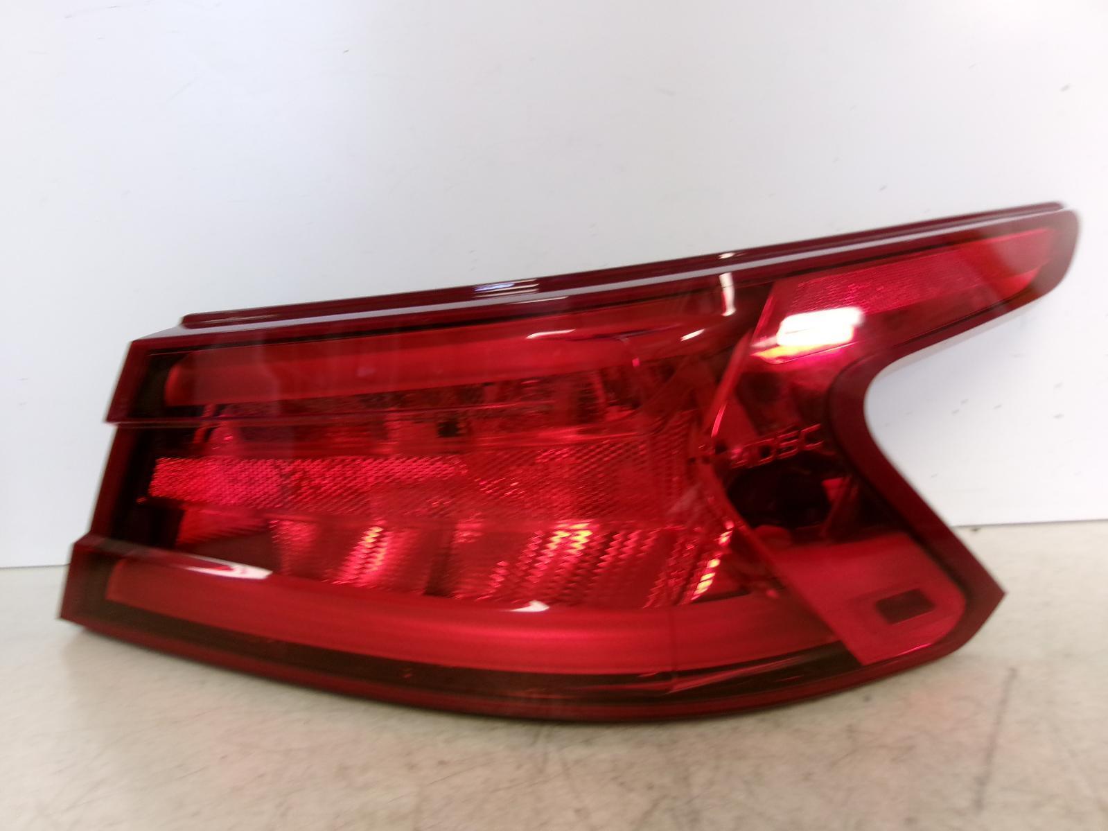 2016 2017 2018 Nissan Maxima Passenger Rh Outer Quarter Panel Tail Light OEM