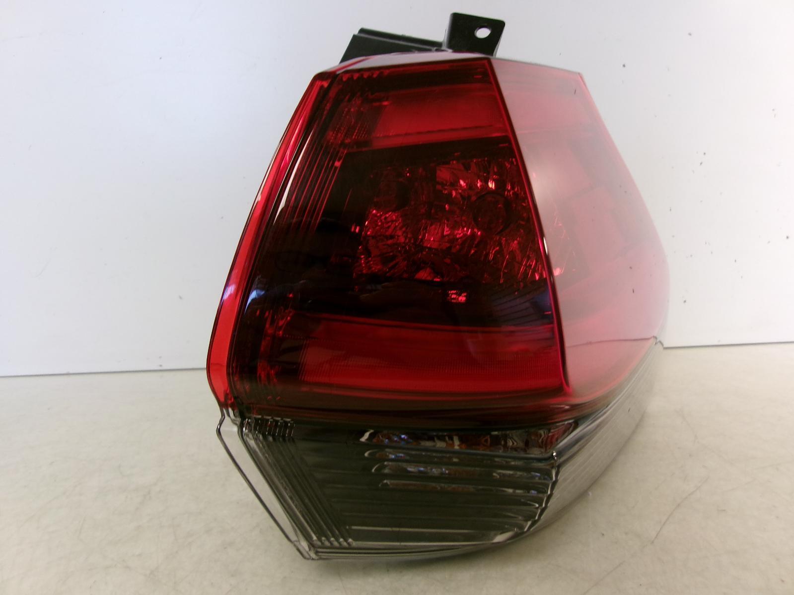 2018 Nissan Rogue Passenger Rh Outer Quarter Panel Tail Light OEM - 0