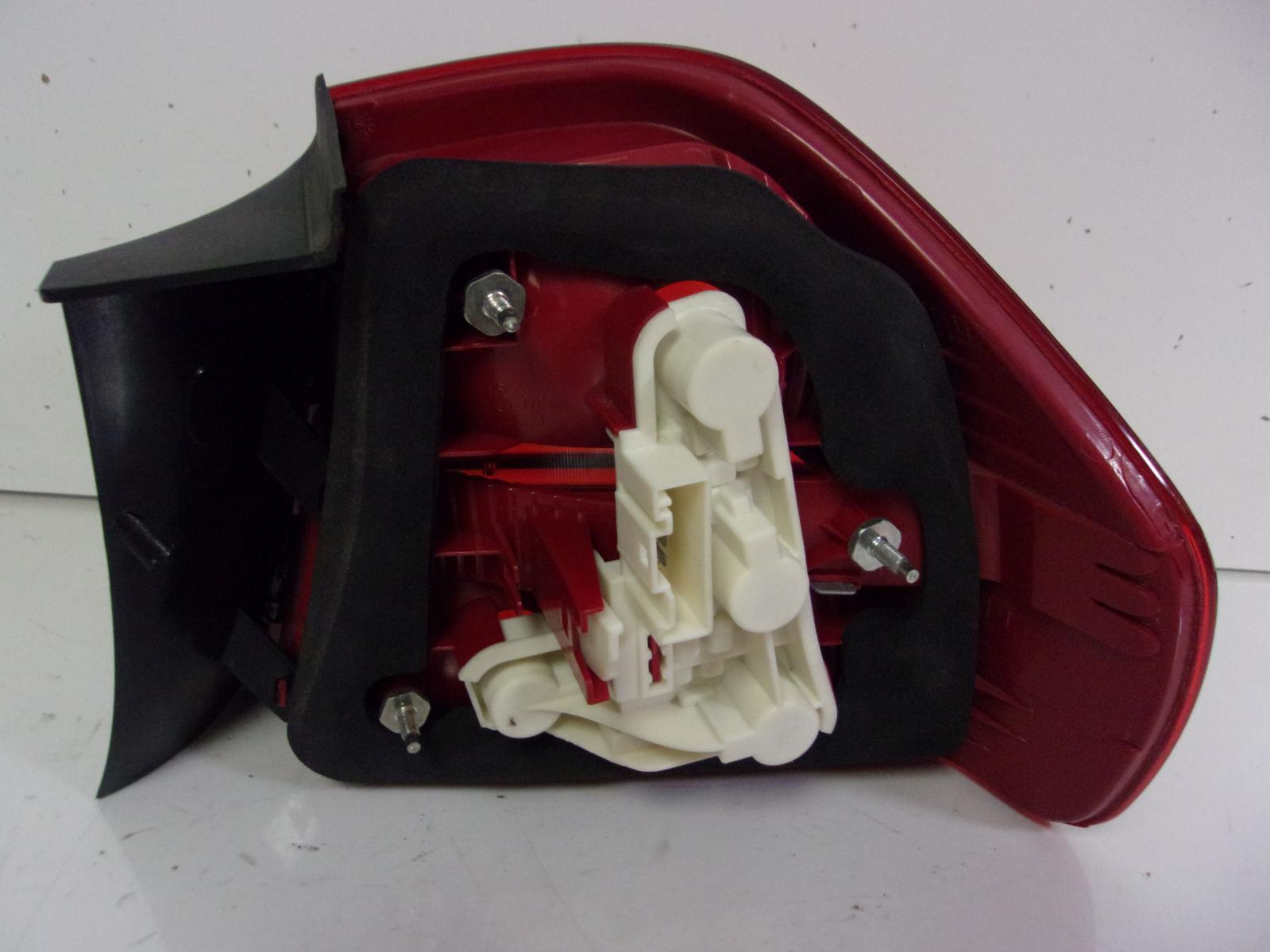 2006 2007 2008 BMW 3-Series Sedan Driver LH Quarter Panel Tail Light OEM - 0
