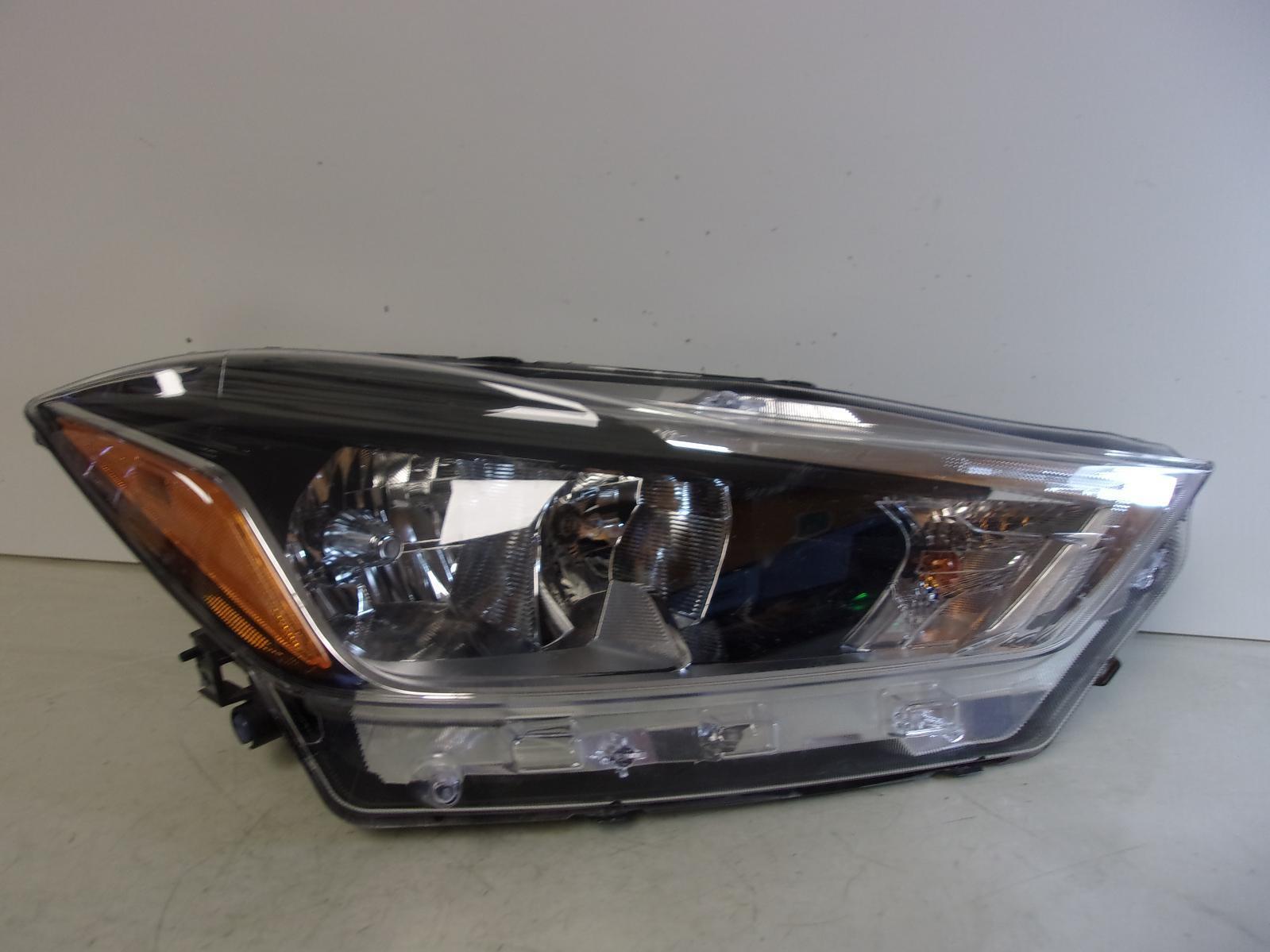 2018 2019 2020 Nissan Kicks Passenger Rh Halogen Headlight OEM