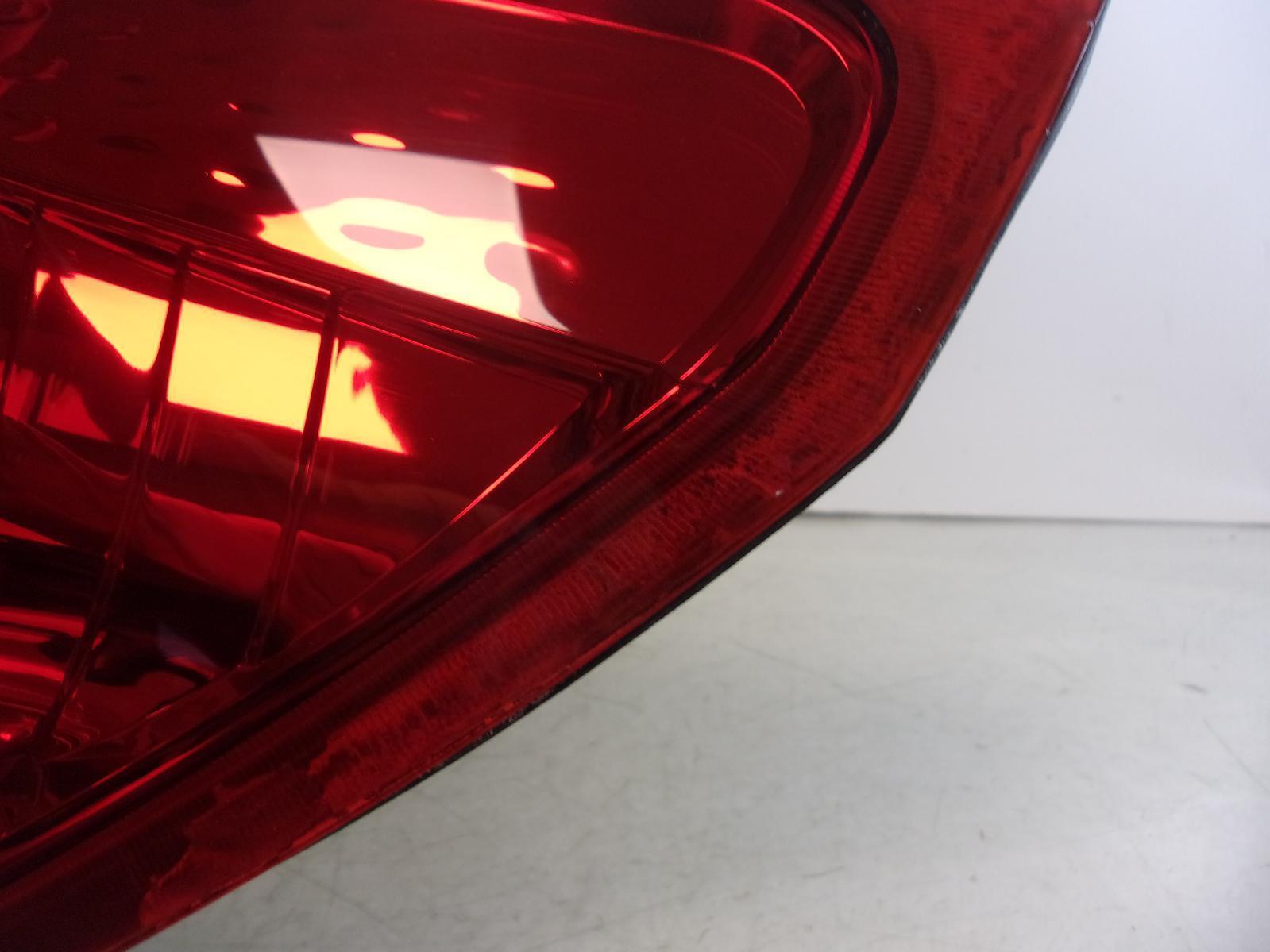 2008 2009 2010 Saturn Vue / 2012 Chevrolet Captiva Passenger RH Tail Light OEM