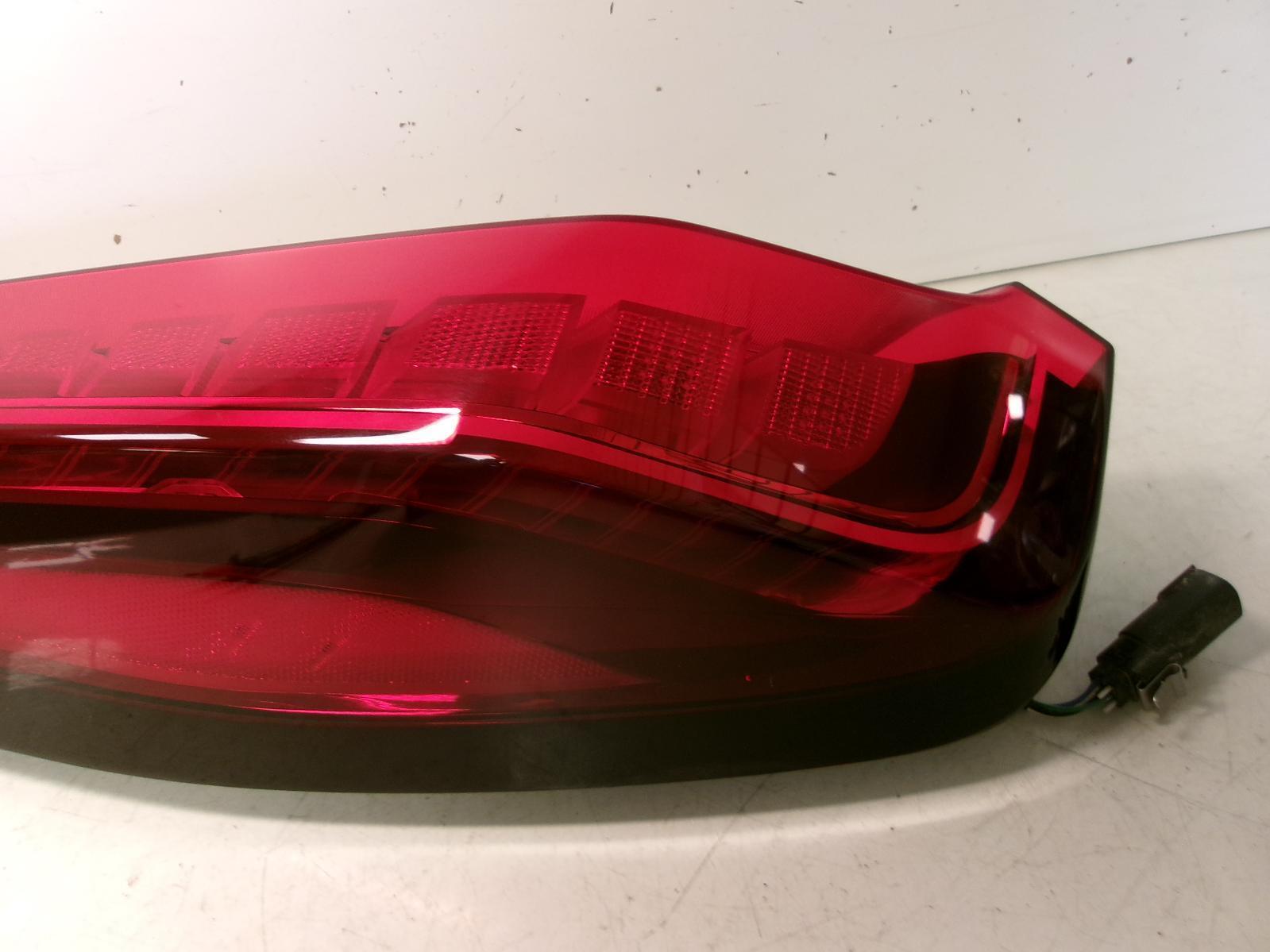 2019 2020 2021 2022 Cadillac Xt4 Luxury Driver Lh Outer LED Tail Light OEM