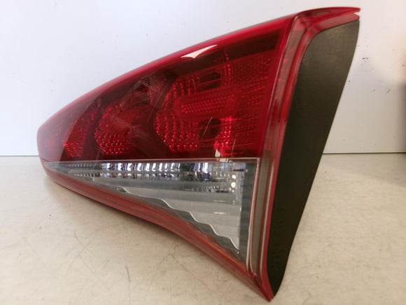 2017 2018 Hyundai Tucson Passenger Rh Inner Lid Incandescent Tail Light OEM
