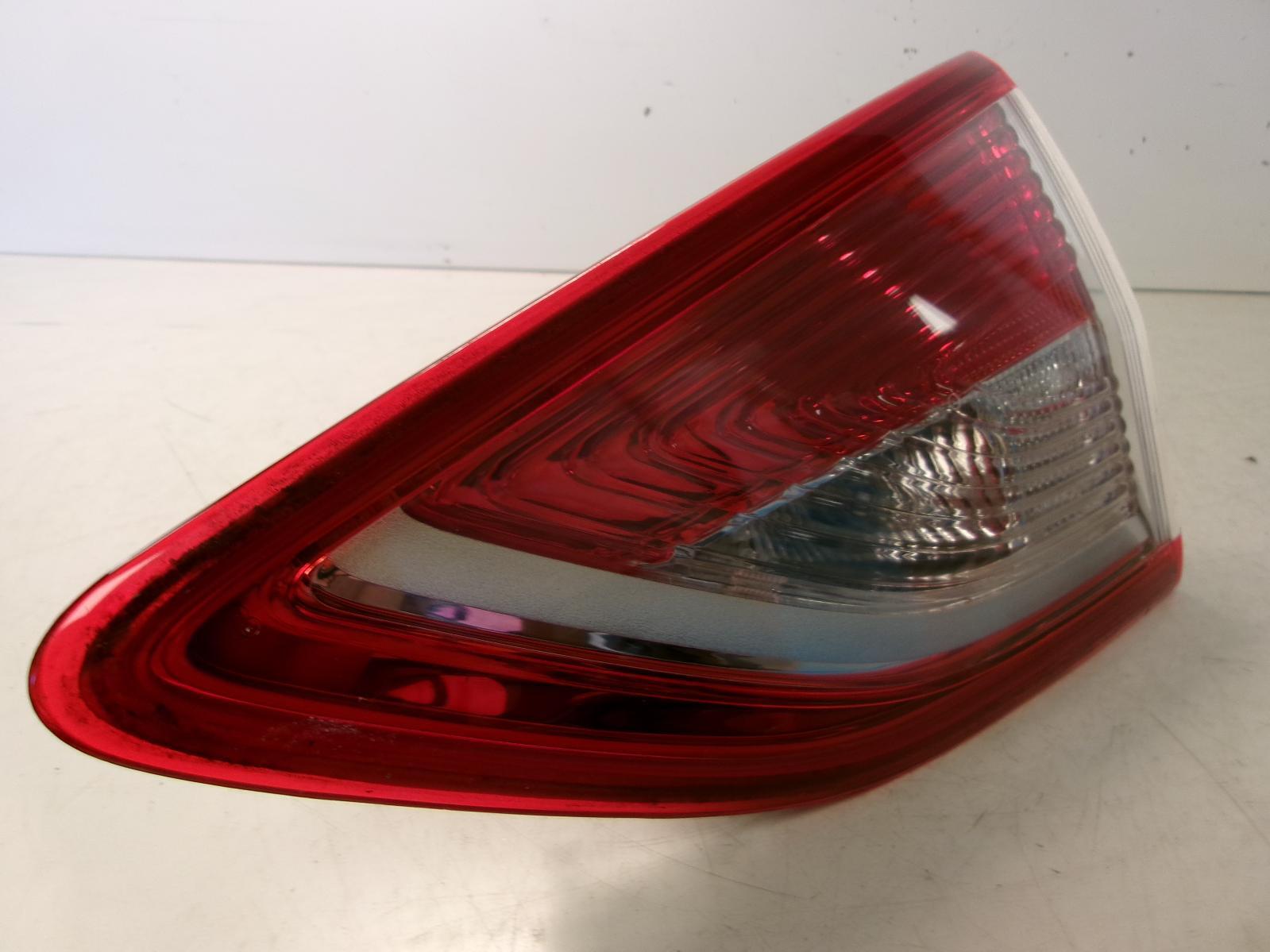 2013 2014 2015 2016 Ford Escape Passenger Rh Inner Lift Gate Tail Light OEM