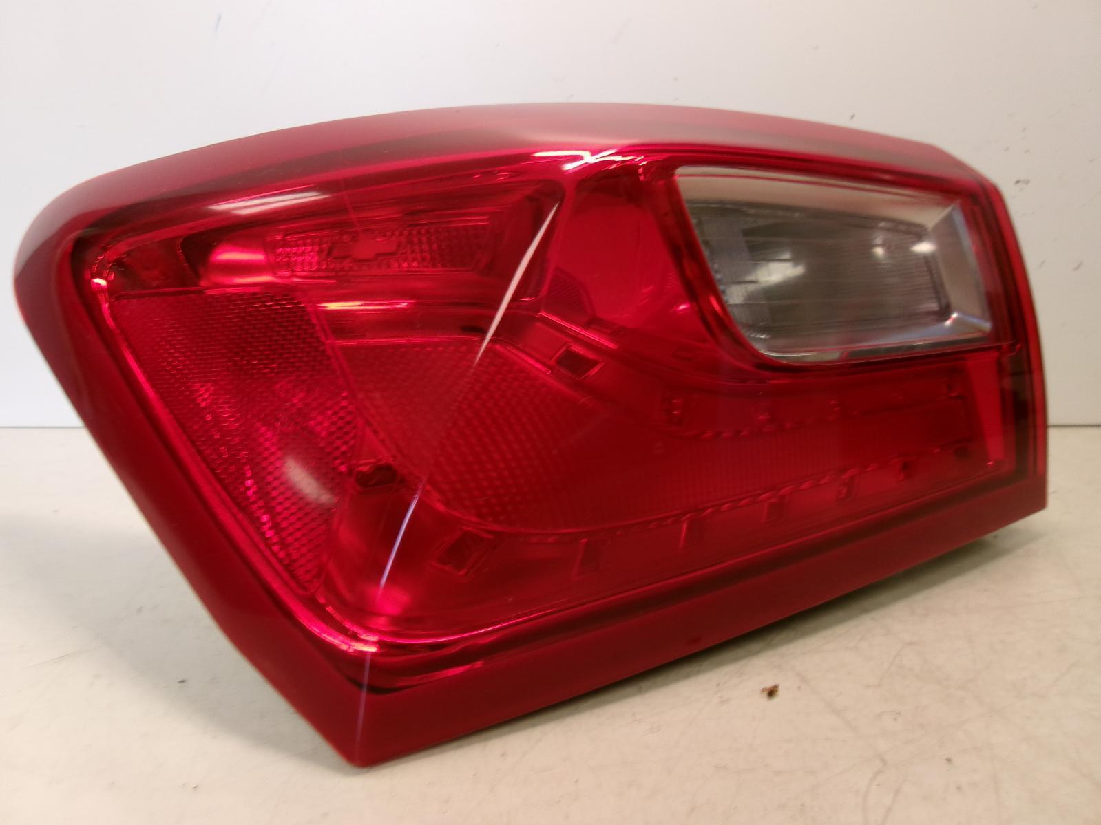 2016 - 2023 Chevrolet Malibu Driver Lh Outer Incandescent Tail Light OEM - 0