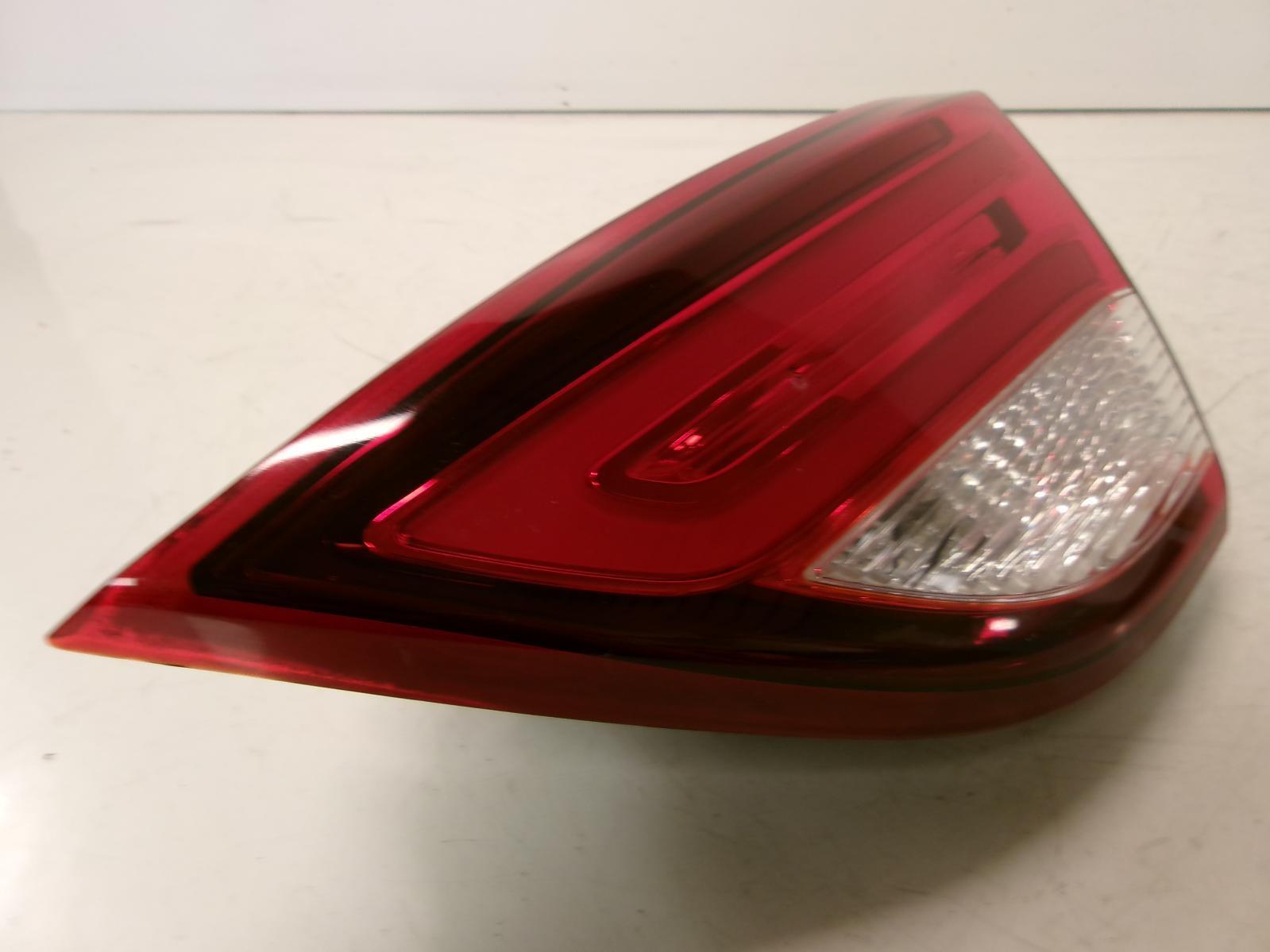 2015 2016 2017 Chrysler 200 Passenger Rh Inner Lid Led Tail Light OEM