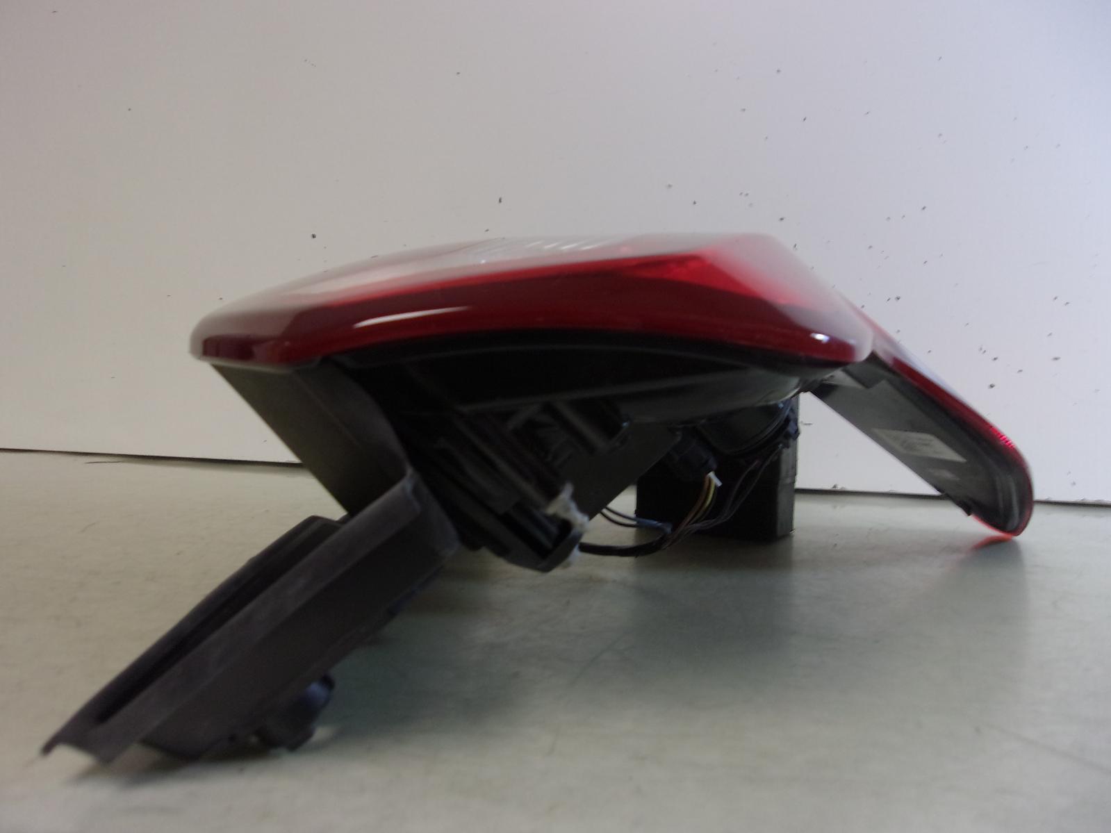 2016 2017 2018 2019 Ford Explorer Passenger RH LED Tail Light OEM