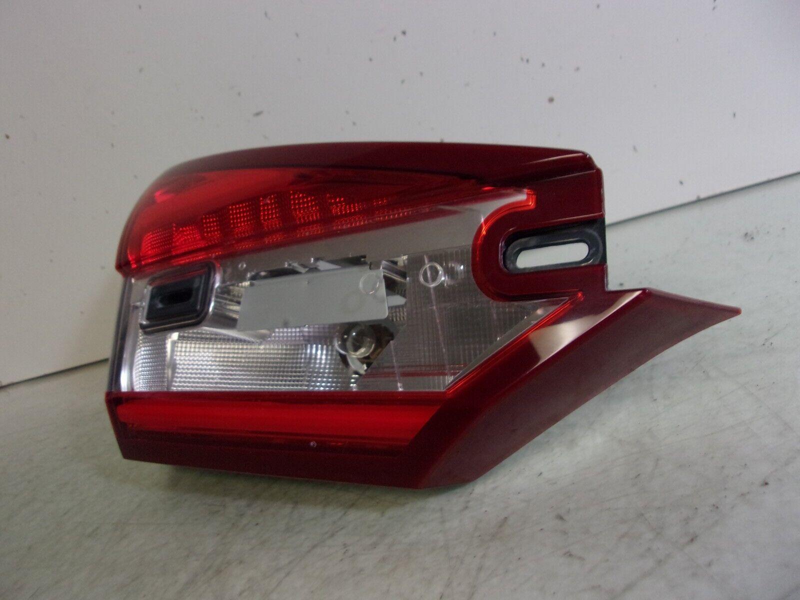 2017 2018 Ford Fusion Driver Lh Inner Decklid Mounted Tail Light OEM