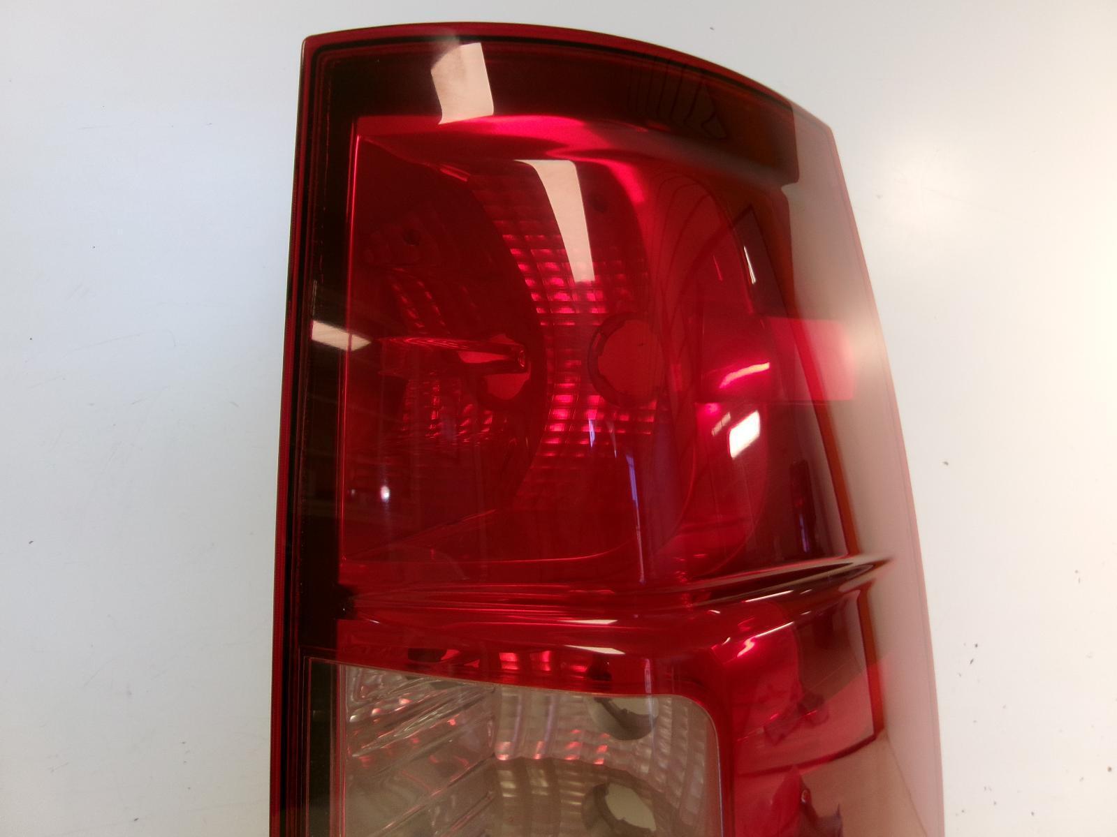 2007 - 2014 Chevrolet Suburban 1500 Passenger Rh Outer Tail Light OEM