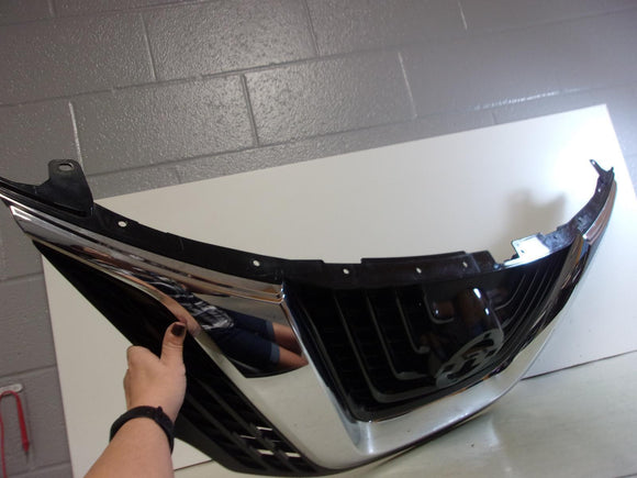 2015 2016 2017 2018 Nissan Murano Front Upper Grille 62310-5AA1A OEM
