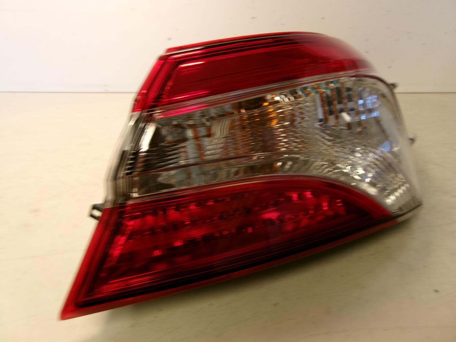 2018 - 2023 Toyota Camry Passenger Rh Outer Quarter Panel Tail Light OEM - 0