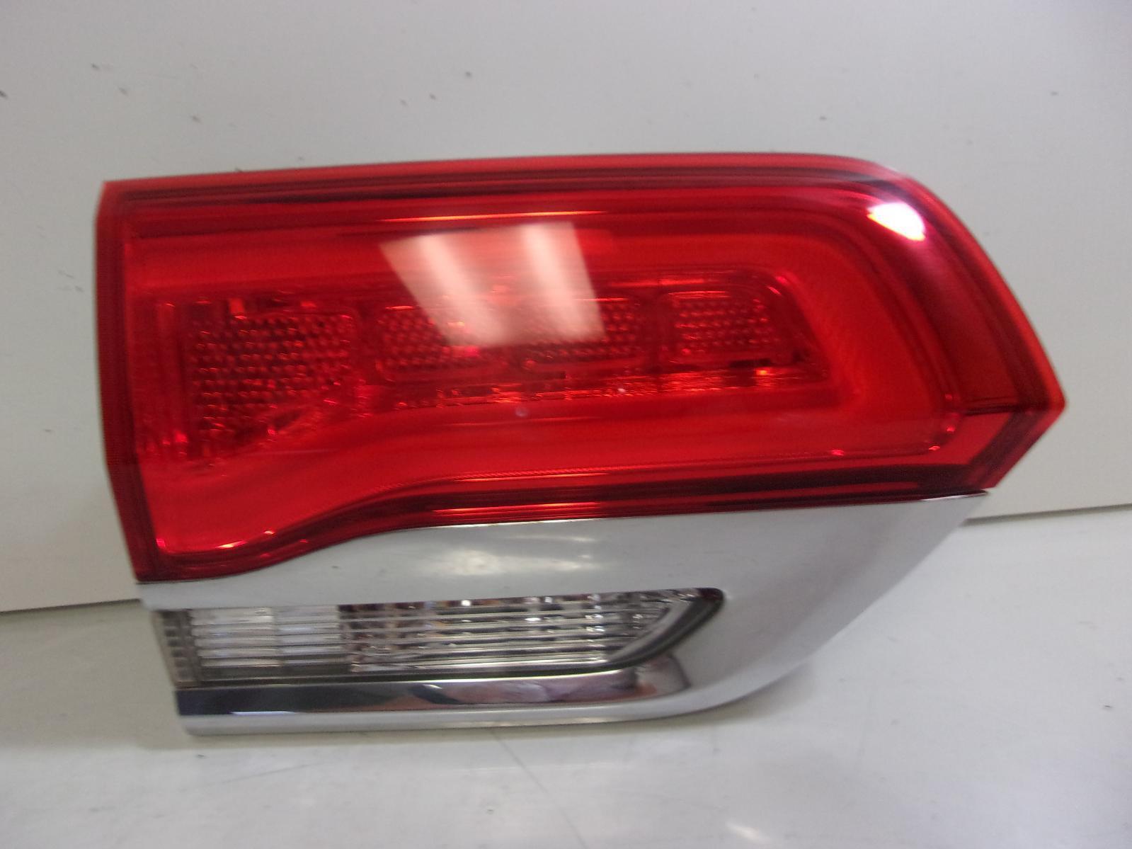 2014 - 2021 Jeep Grand Cherokee Driver Lh Liftgate Mounted Led Tail Light OEM