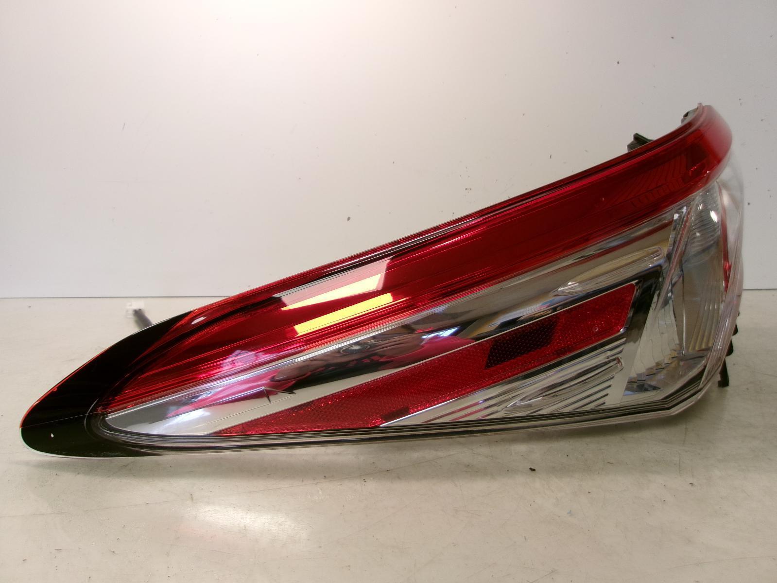 2018 2019 Toyota Camry Driver Lh Outer Incandescent Signal Tail Light OEM - 0