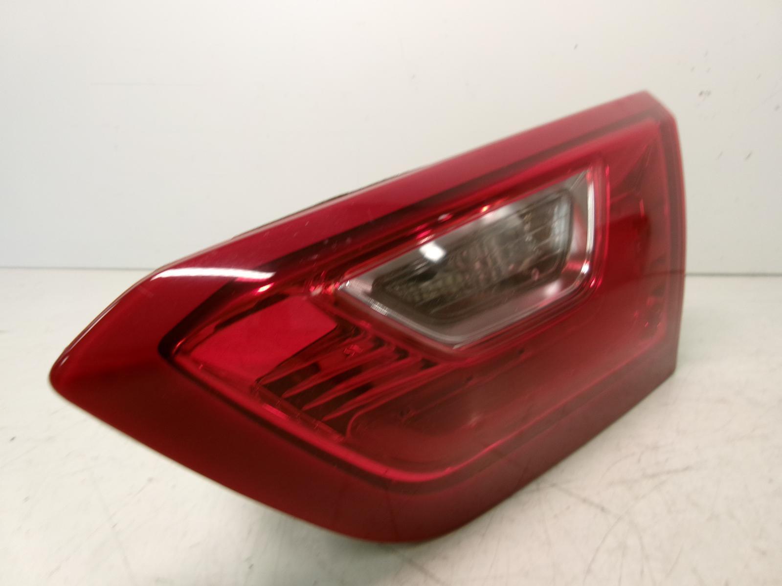 2016 -2023 Chevrolet Malibu Passenger Rh Inner Lid Incandescent Tail Light OEM