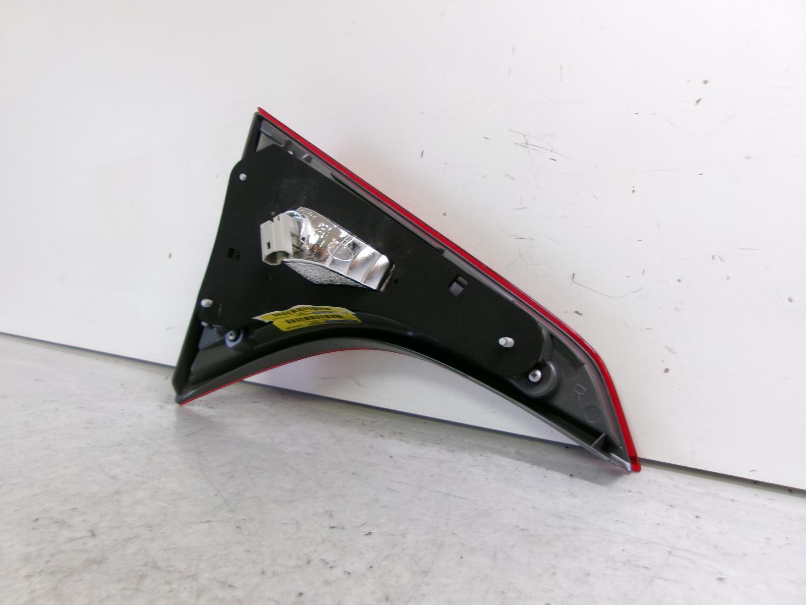 Fits 2014 2015 2016 Toyota Corolla Passenger Rh Inner Lid Tail Light - CAPA