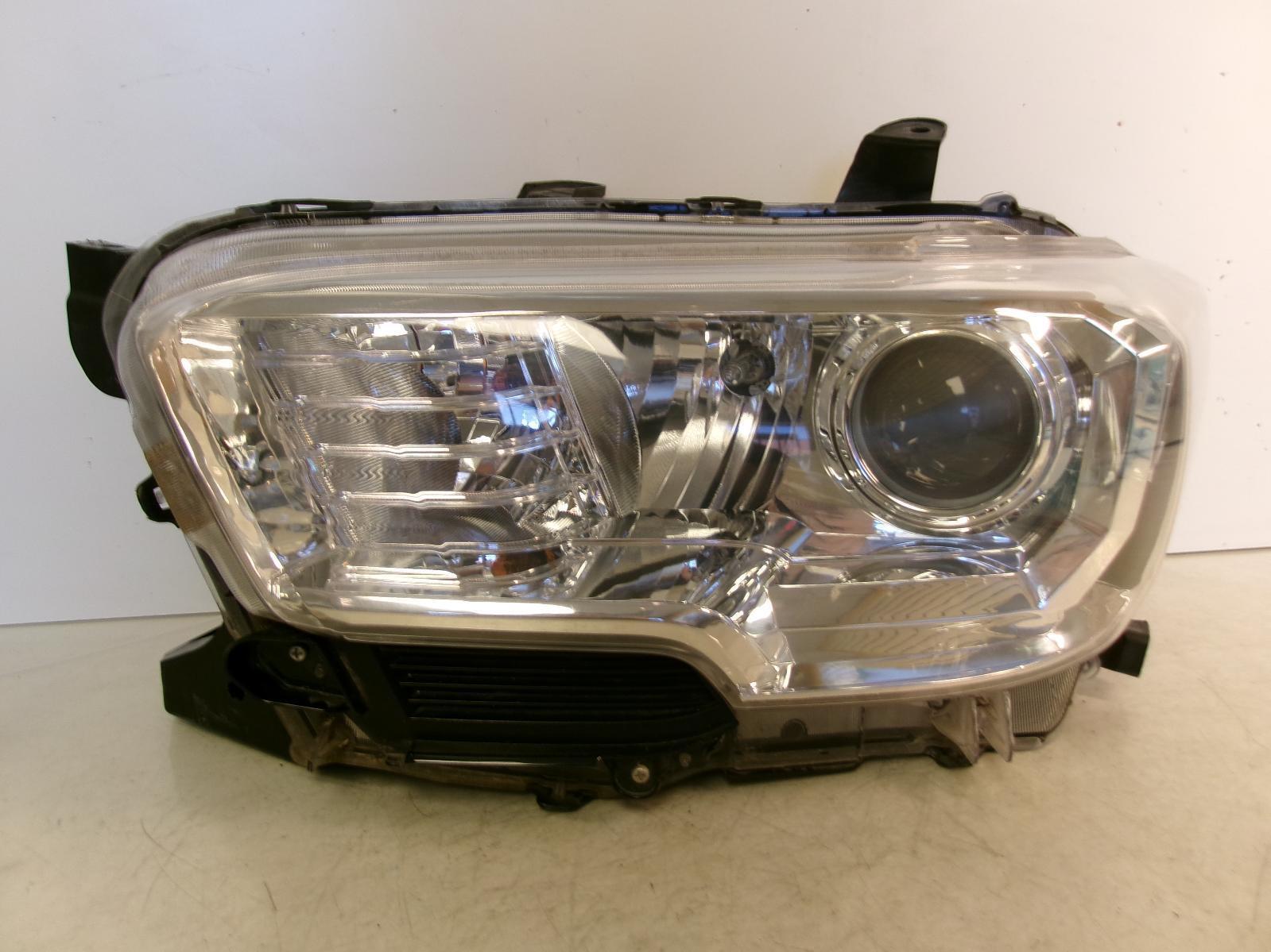 TOYOTA TACOMA L Headlamp (halogen), w/o LED daytime running lamps; w/o chrome