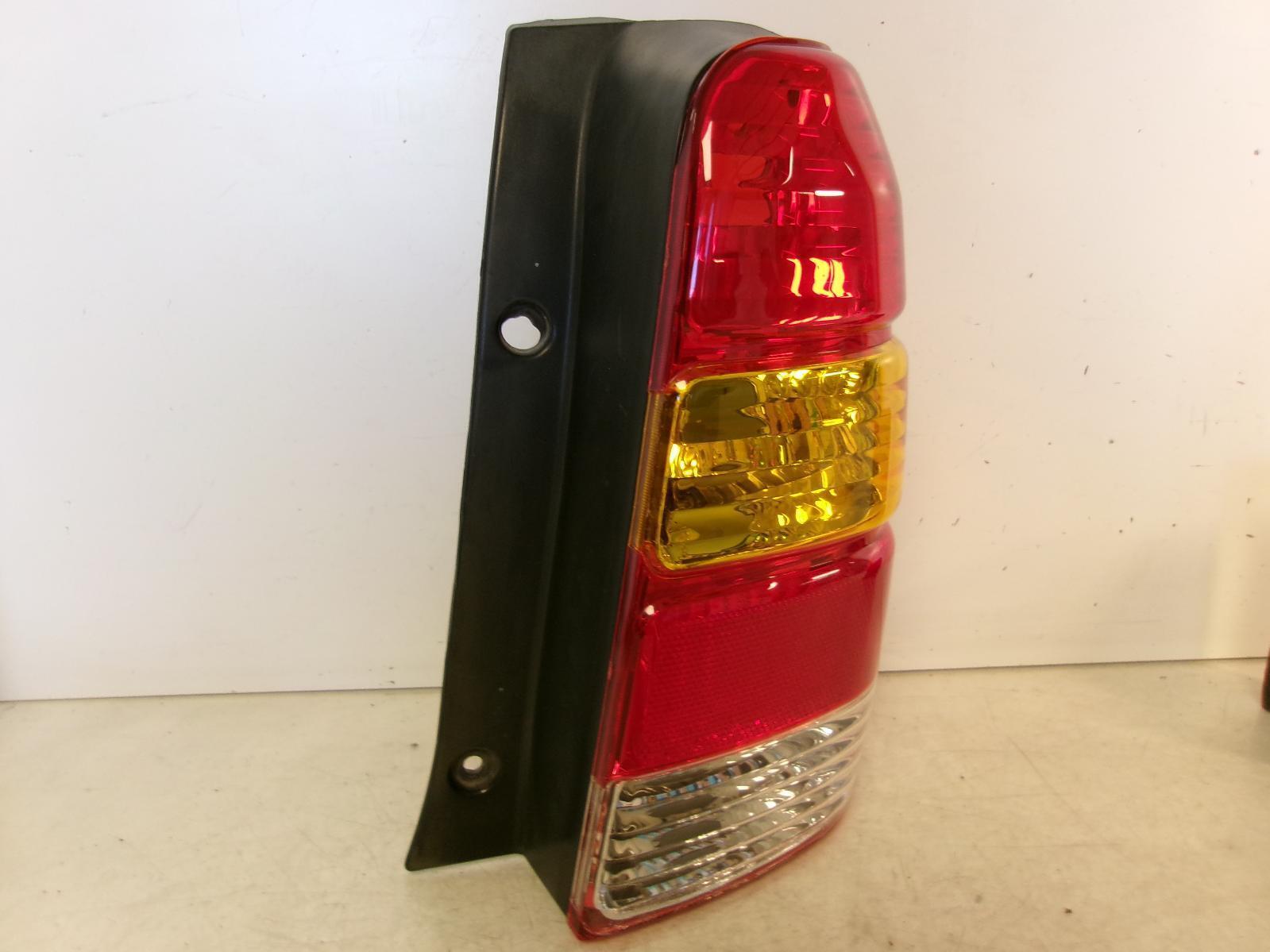 Fits 2001 - 2007 Ford Escape Passenger Rh Outer Tail Light - Eagle Eyes - 0