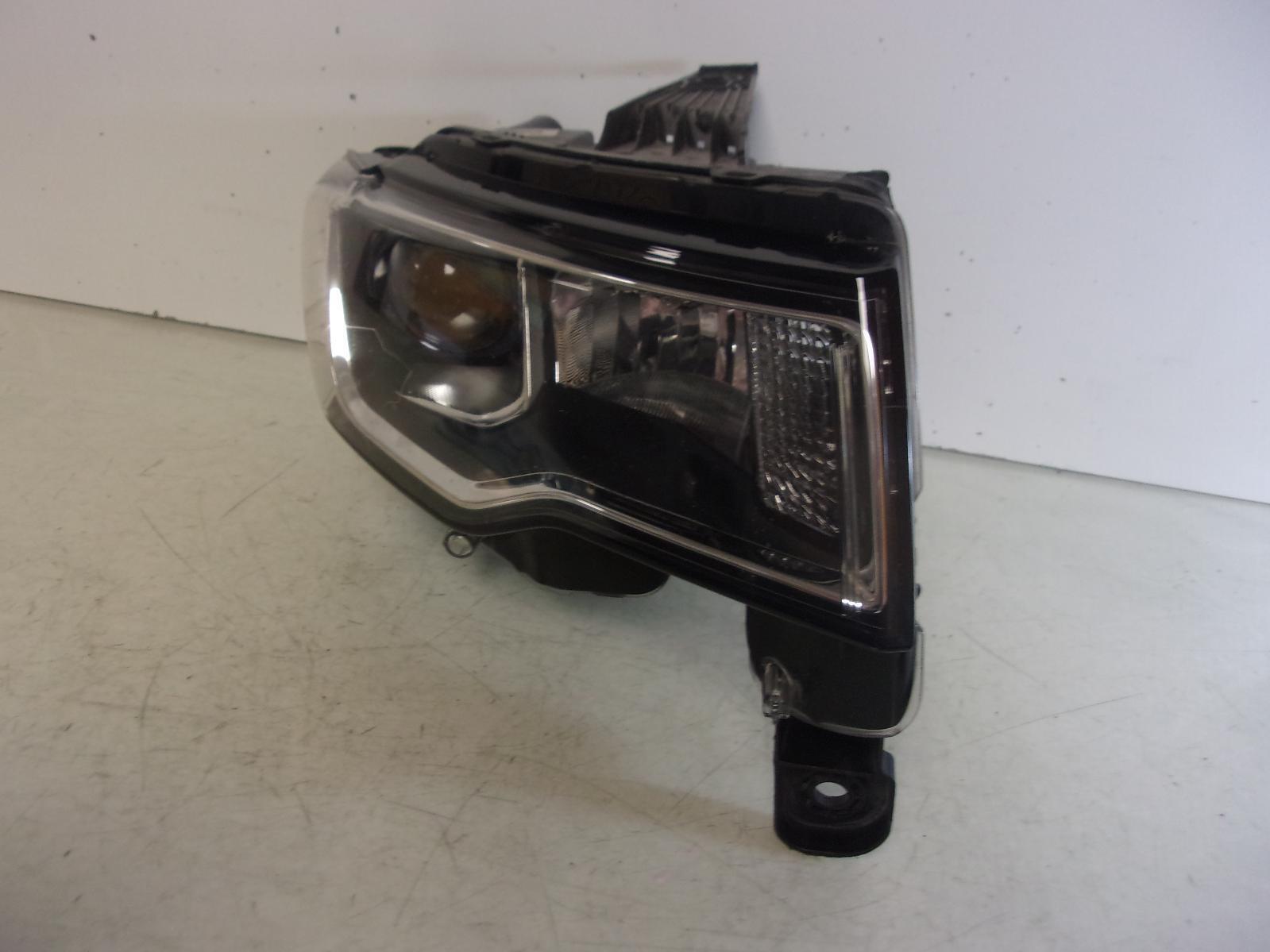 2017 - 2022 Jeep Grand Cherokee Passenger RH Halogen Headlight OEM