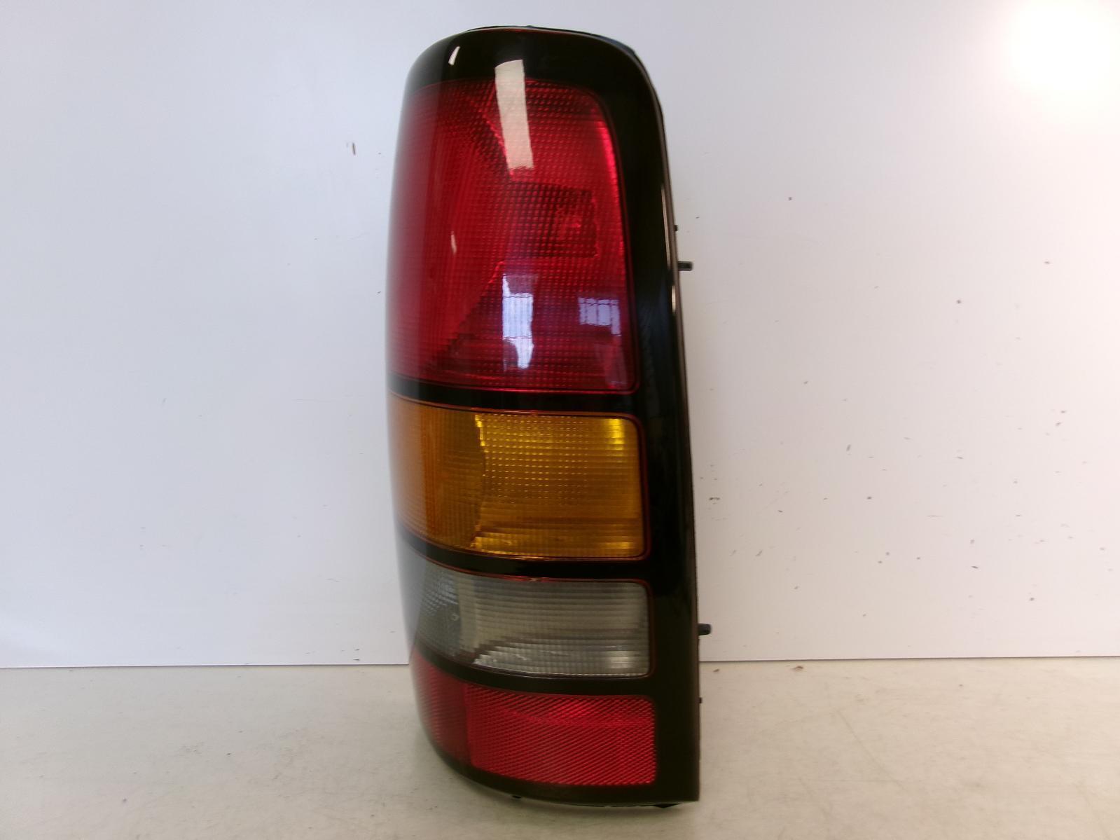 Fits 1999 2000 2001 2002 Chevrolet Silverado 1500 Fleetside Outer Tail Light