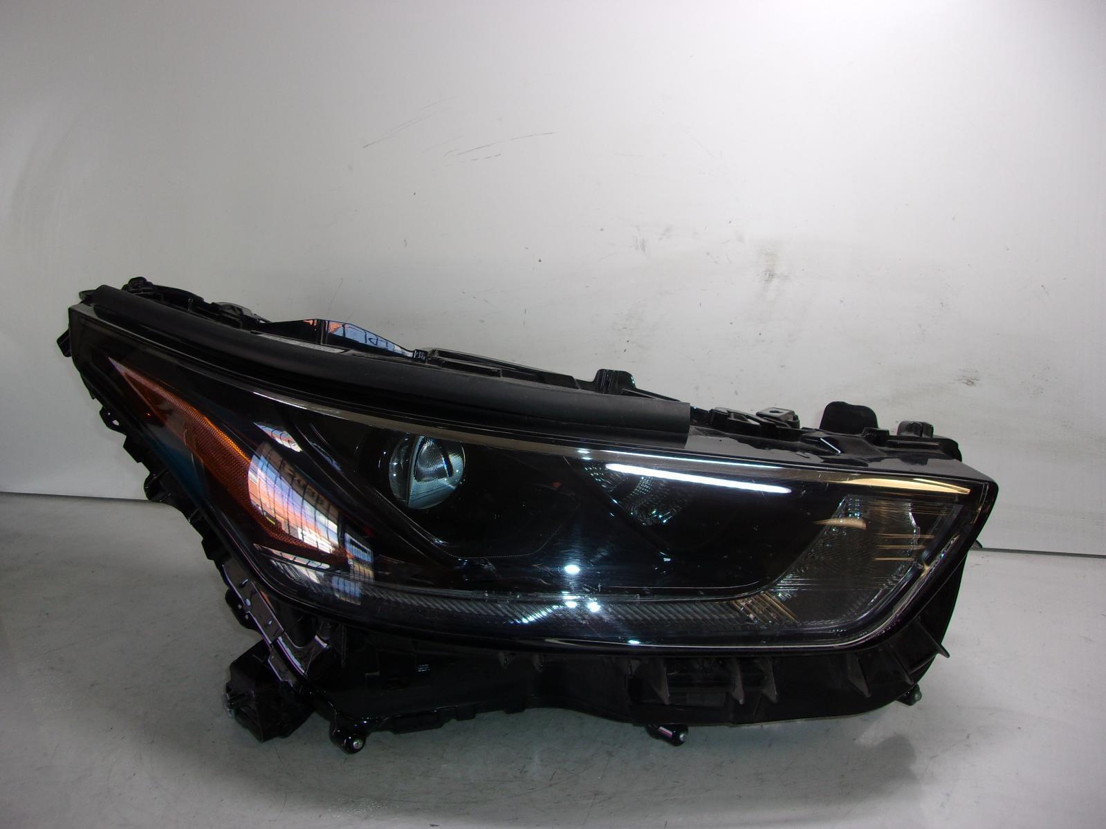 2021-2024 Toyota Highlander Passenger RH Non-Adaptive LED Headlight w/ Black OEM