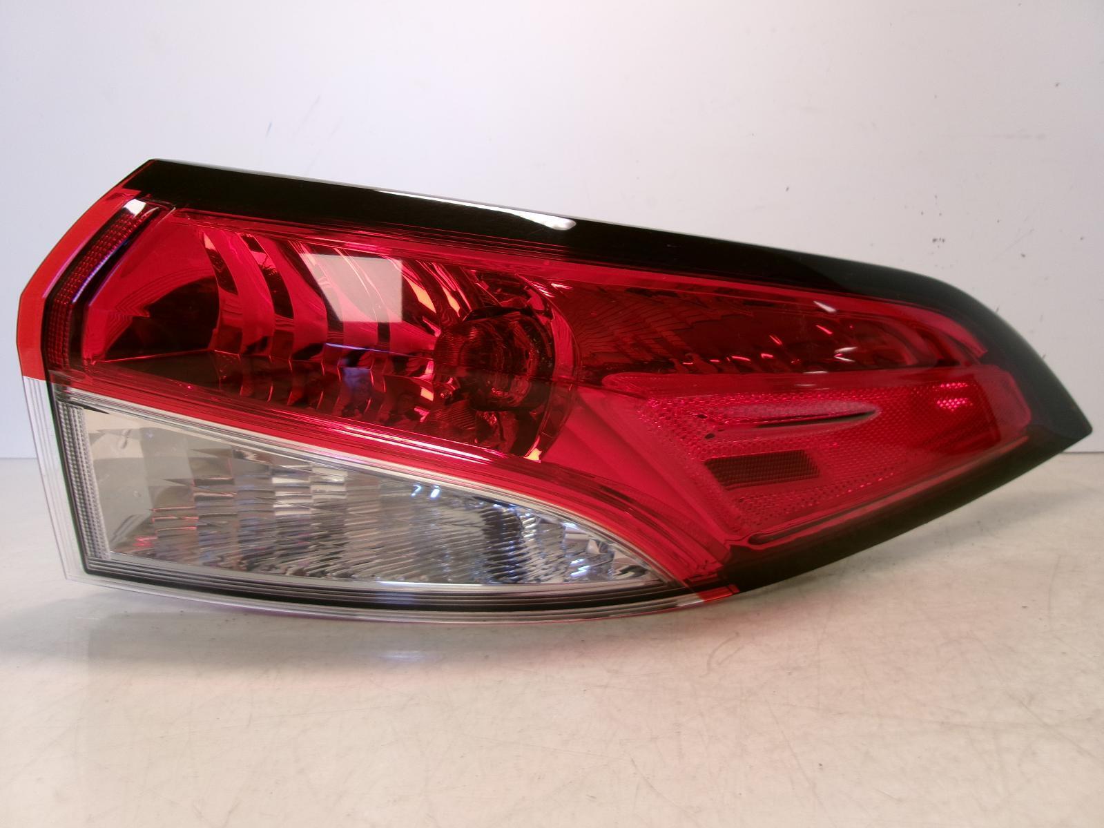 2020 2021 2022 Toyota Corolla Sedan Passenger Rh Outer Tail Light OEM