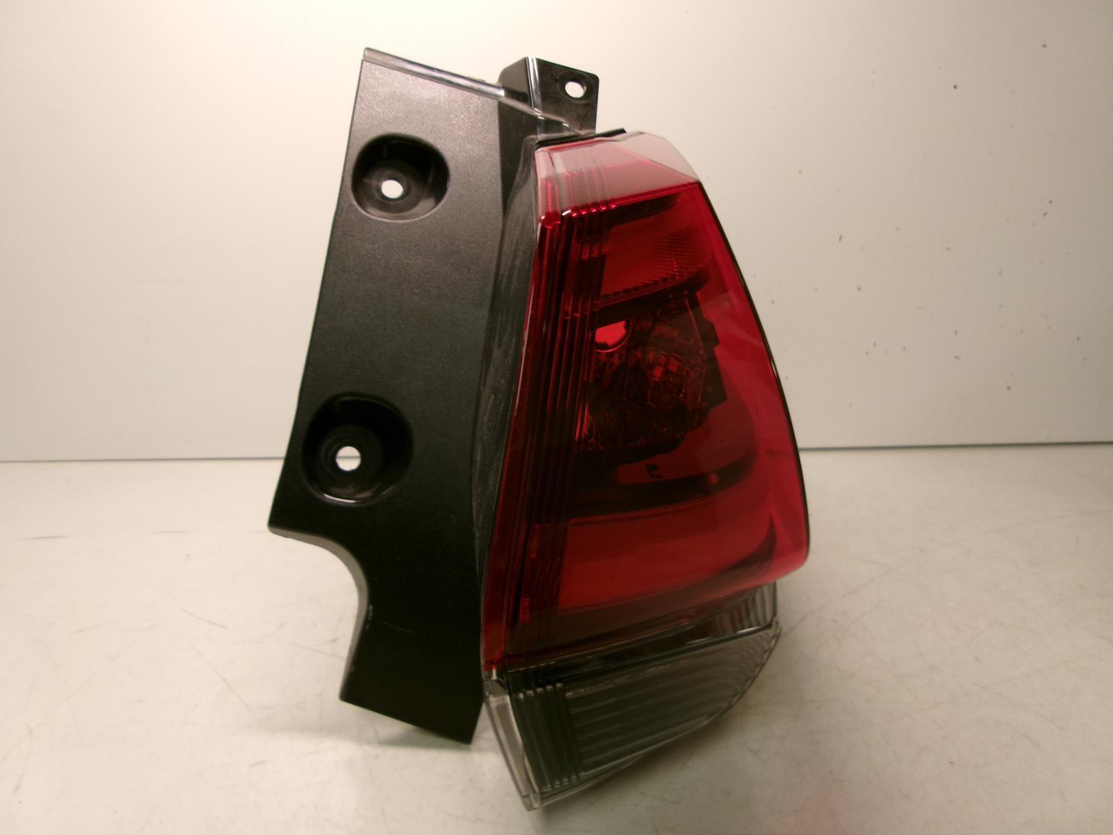 2019 2020 Nissan Rogue Passenger Rh Outer Quarter Panel Tail Light OEM