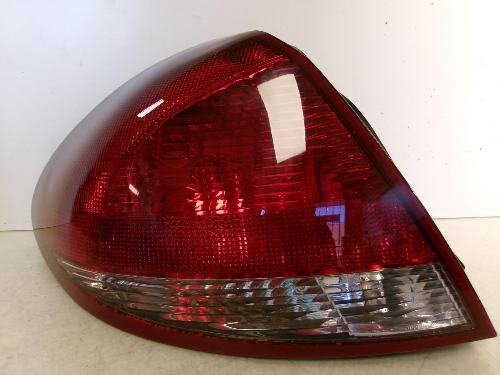 2006 2007 Ford Taurus Driver Lh Outer Quarter Panel Tail Light OEM