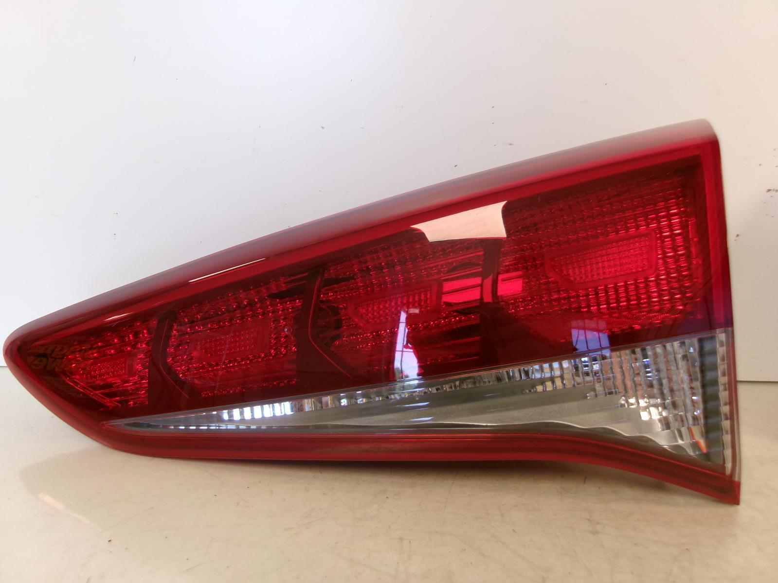 2017 2018 Hyundai Tucson Passenger Rh Inner Lid Incandescent Tail Light OEM