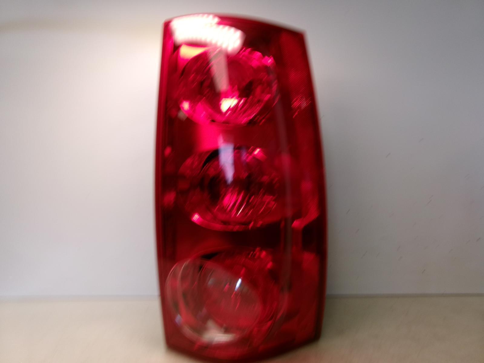 2012 2013 GMC Yukon Passenger Rh Outer Tail Light OEM