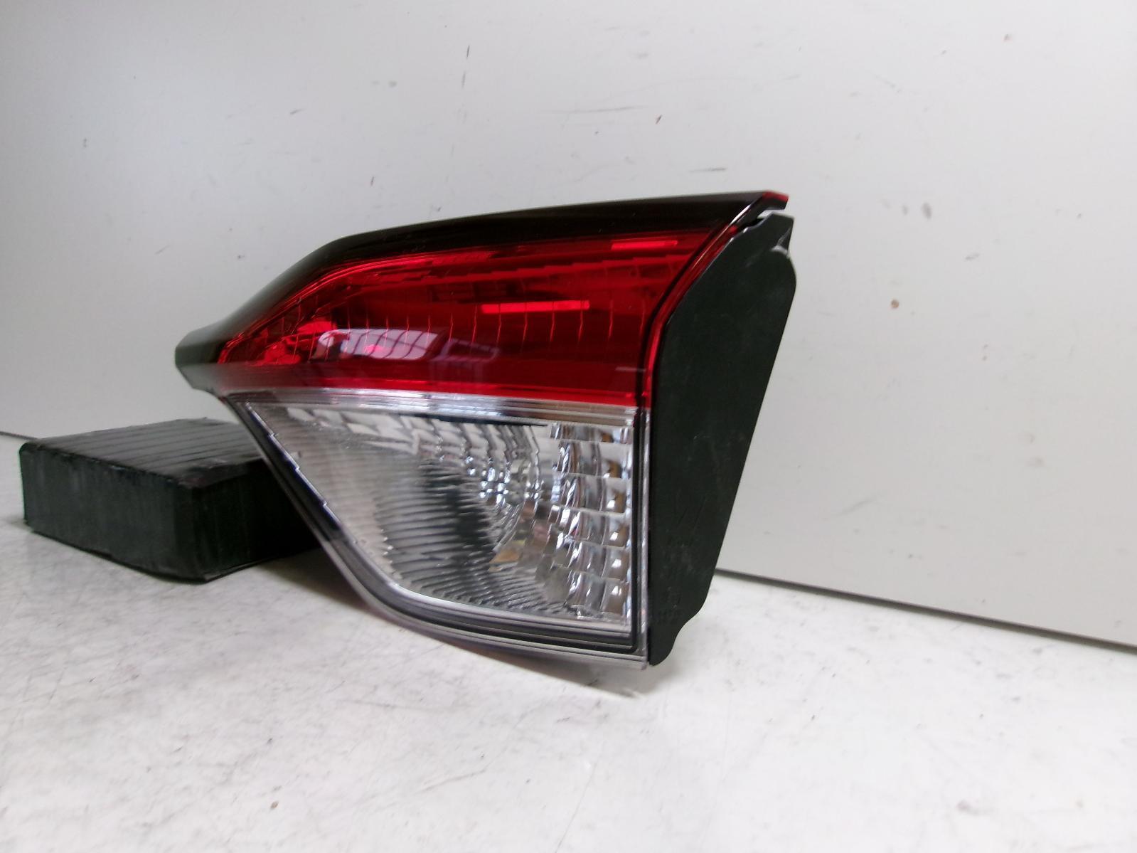 2020 2021 2022 Toyota Corolla Sedan Passenger Rh Inner Lid Tail Light OEM