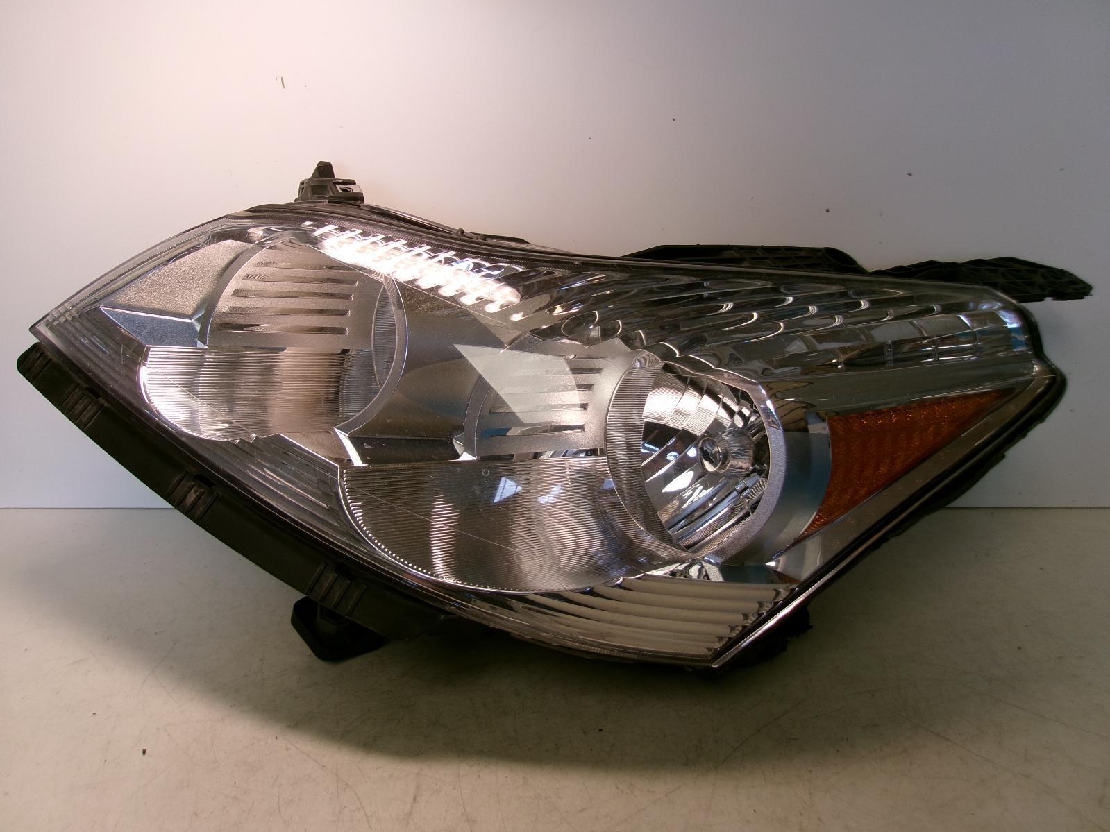 2009 2010 2011 2012 Chevrolet Traverse Driver Halogen Headlight W/o Projector