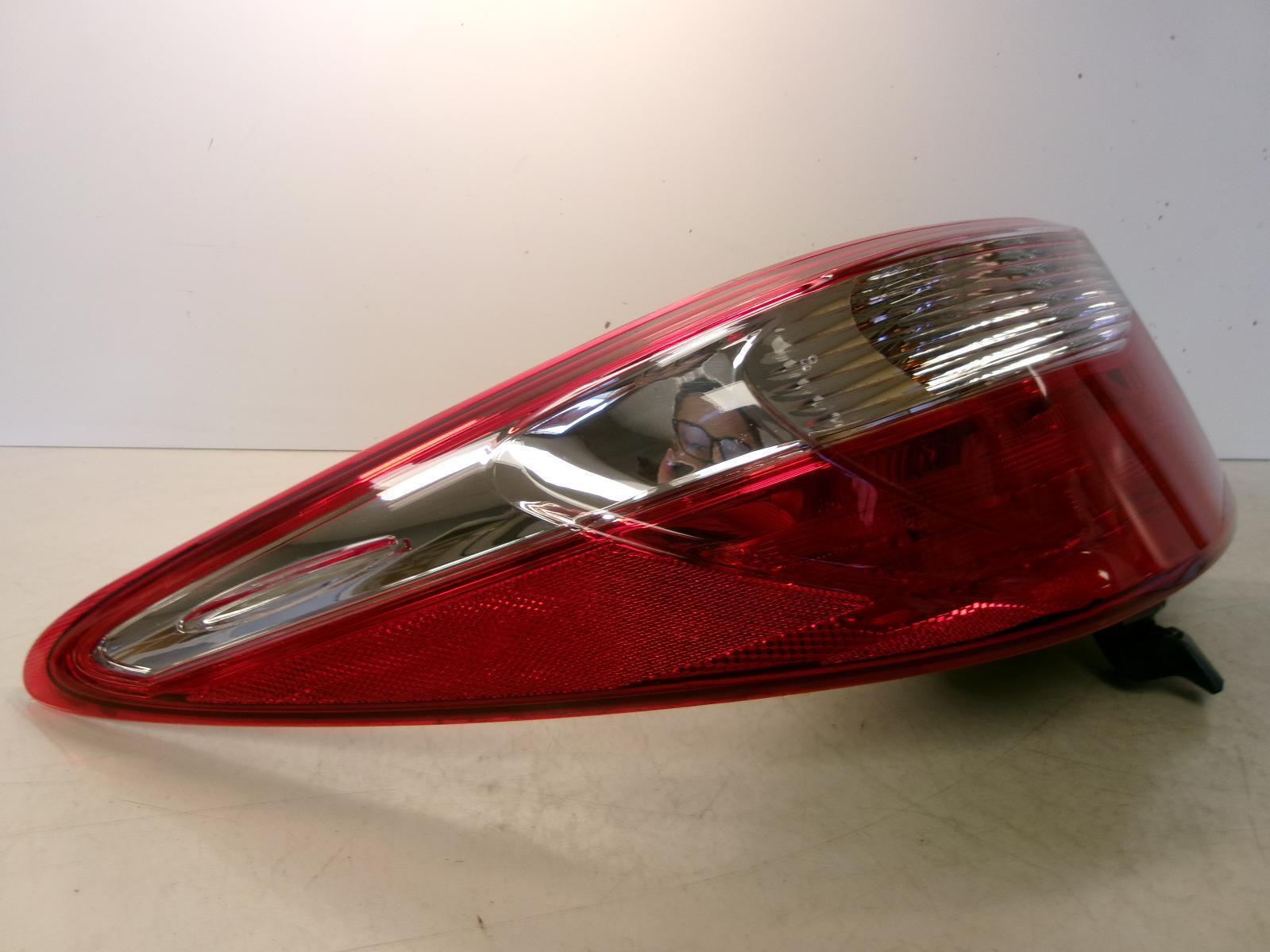 2015 2016 Toyota Camry Driver Lh Outer Quarter Panel Tail Light OEM