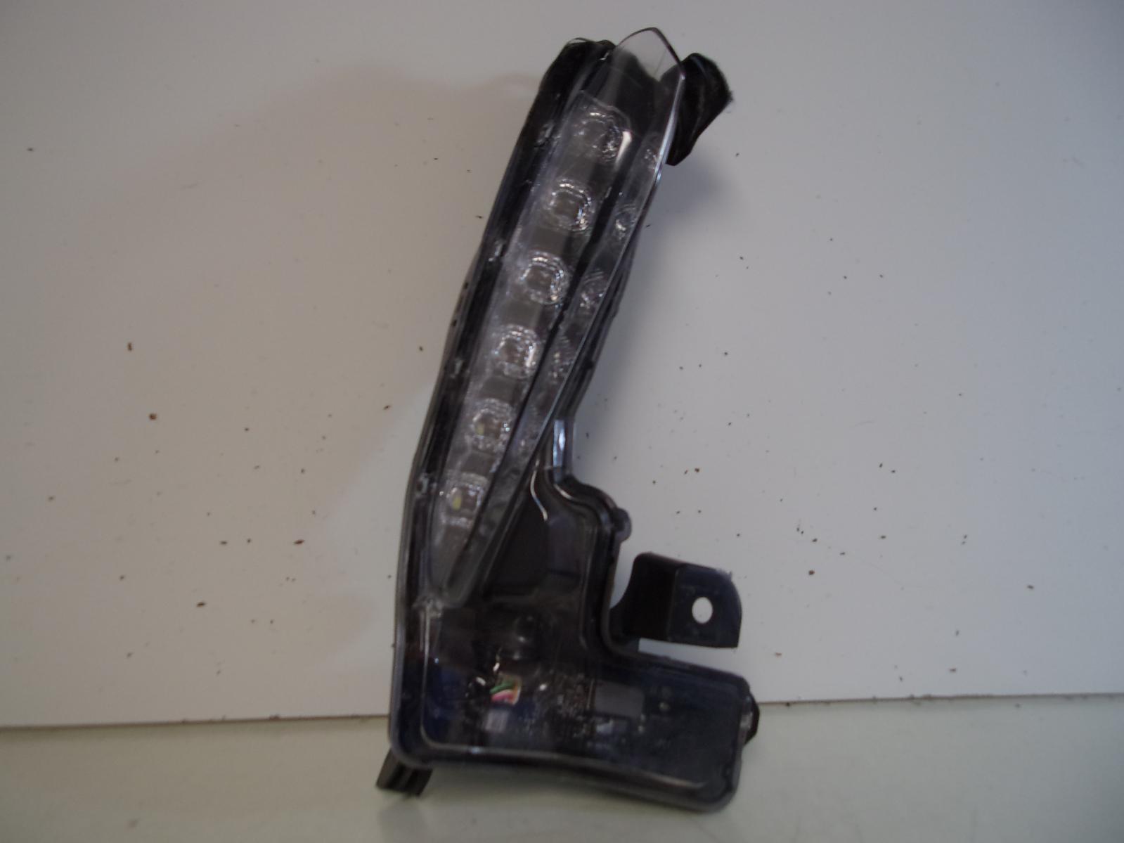 2017 - 2019 Toyota Corolla Passenger Rh Vertical Led Daytime Running Lamp OEM