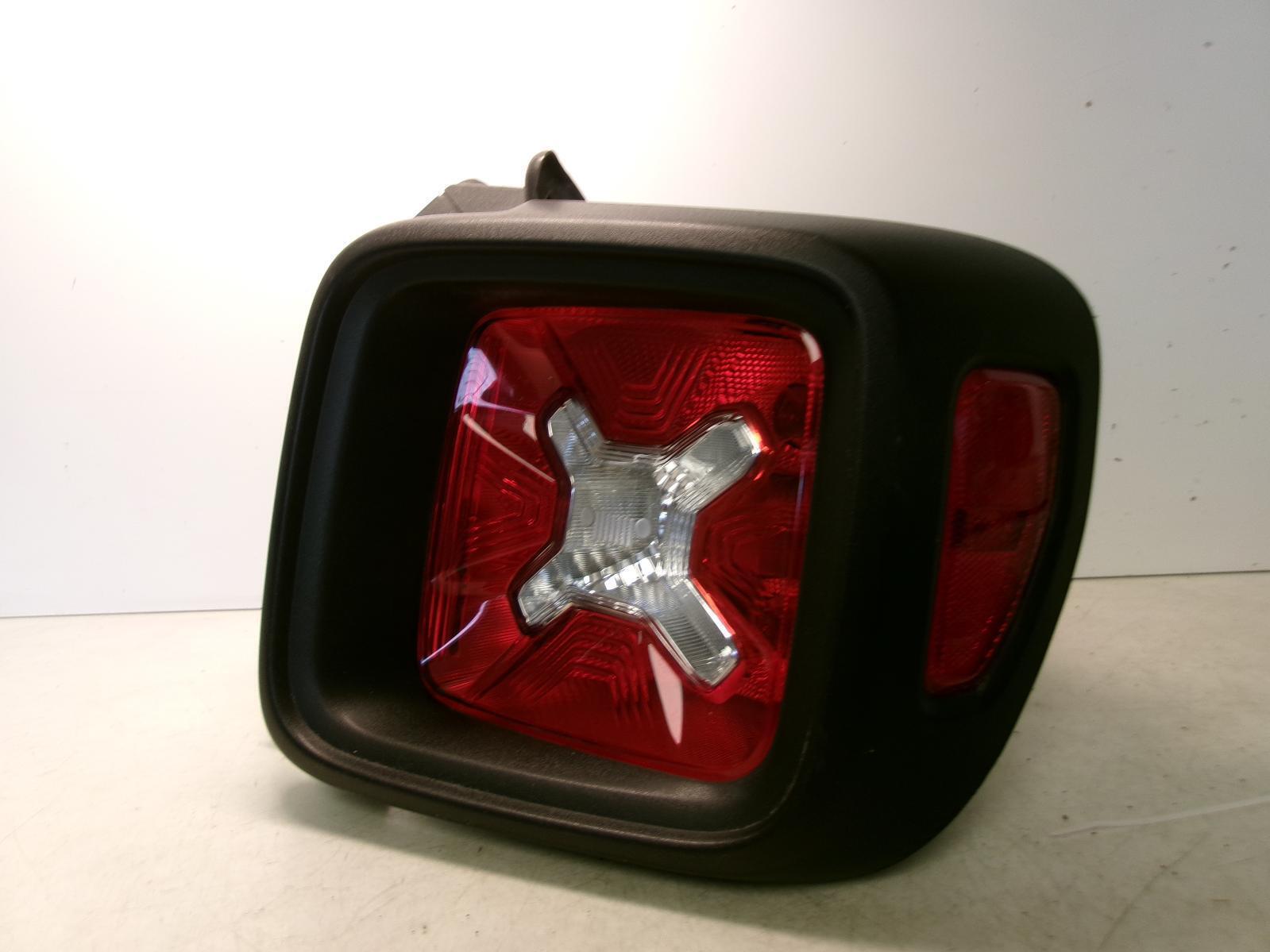 2015 2016 2017 2018 Jeep Renegade Passenger Rh Outer Black Tail Light OEM