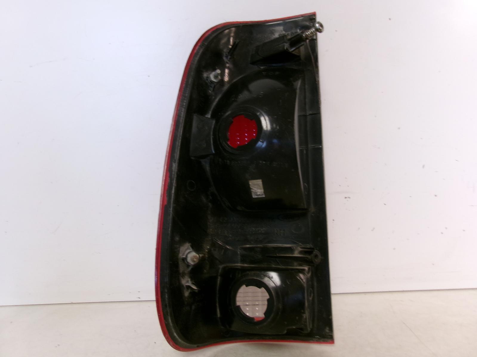 2001 2002 2003 Ford F150 Passenger Rh Outer Tail Light OEM