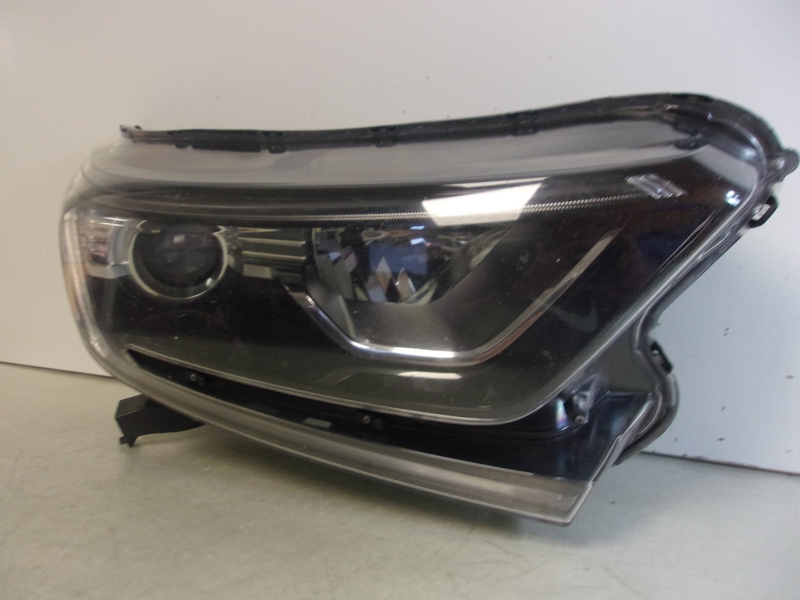 2019 Honda Cr-V Passenger RH Halogen Headlight OEM - 0