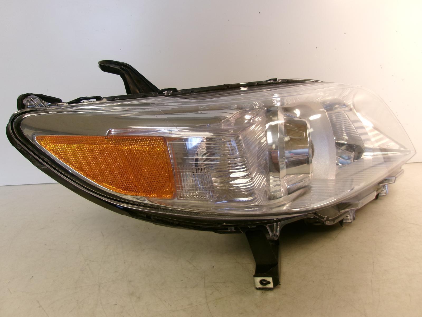 Fits 2015 - 2020 Toyota Sienna Passenger Rh Halogen Headlight W/o Led - TYC - 0