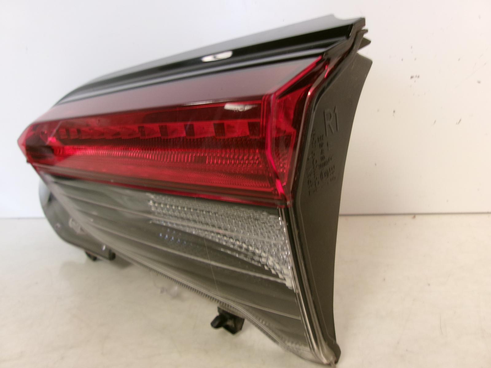 2019 2020 2021 2022 2023 Toyota Rav Passenger Rh Inner Lid Tail Light OEM