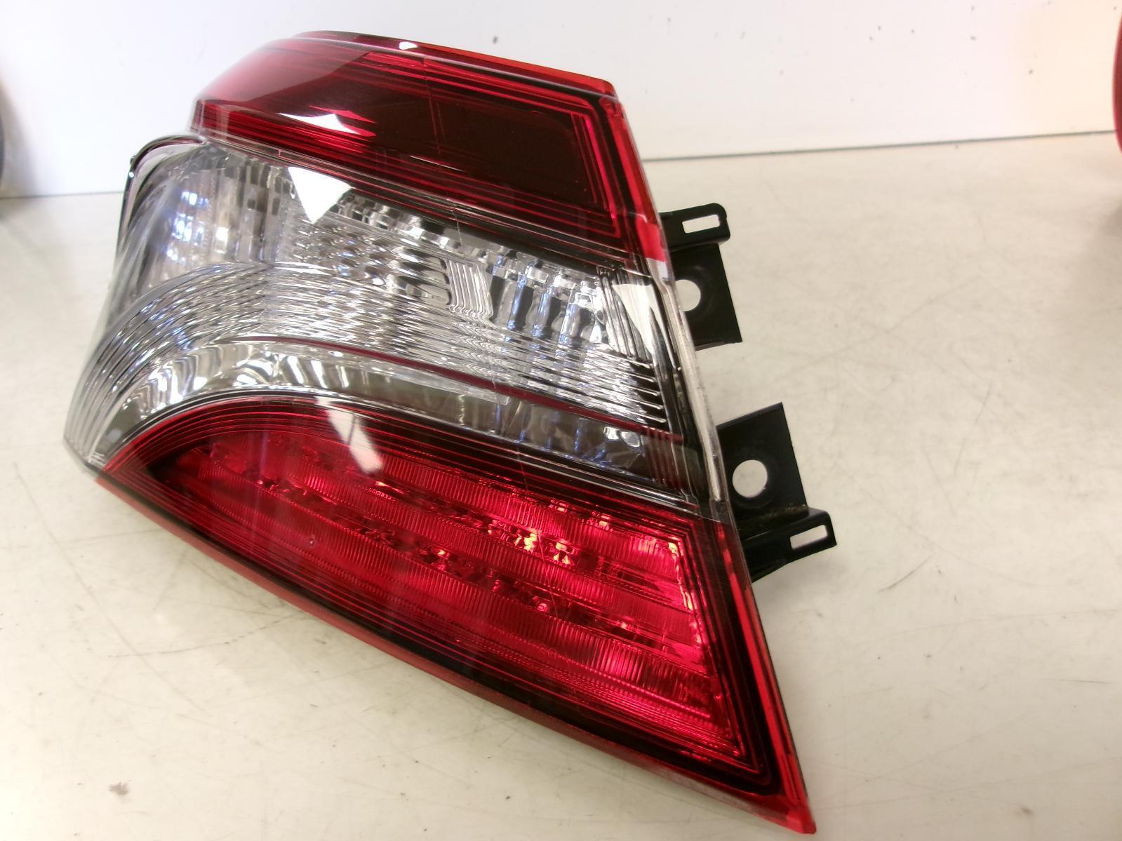 2018 2019 Toyota Camry Driver Lh Outer Black Trim Quarter Panel Tail Light OEM